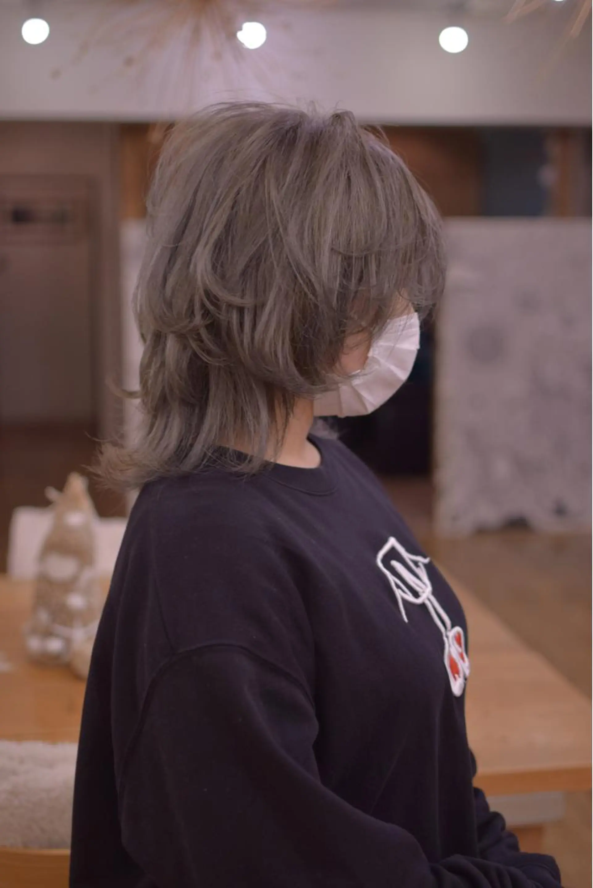 ミディアム カラー ブリーチ ダブルカラー イヤリングカラー グラデーションカラー ハイライトカラー 小顔ショートヘア♪ TAKUMIのヘアスタイル