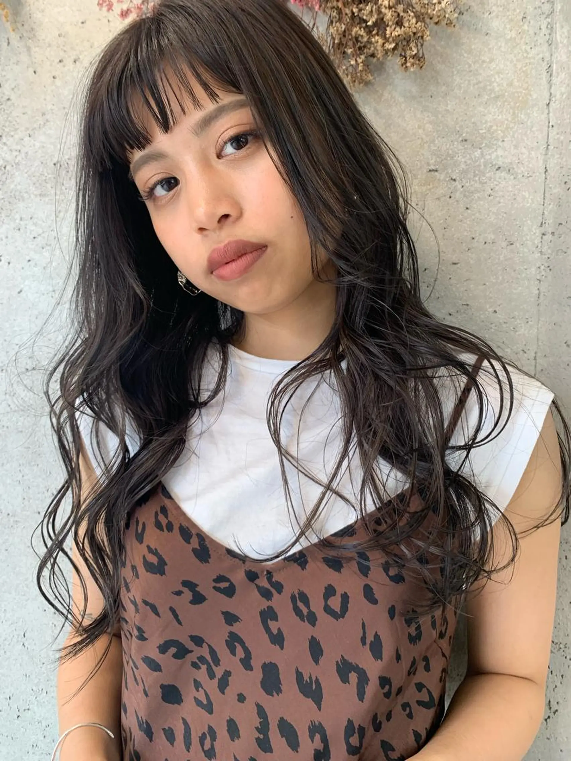 ロング カラー ダークグレー ダークグレージュ グレージュ にった みずきのヘアスタイル