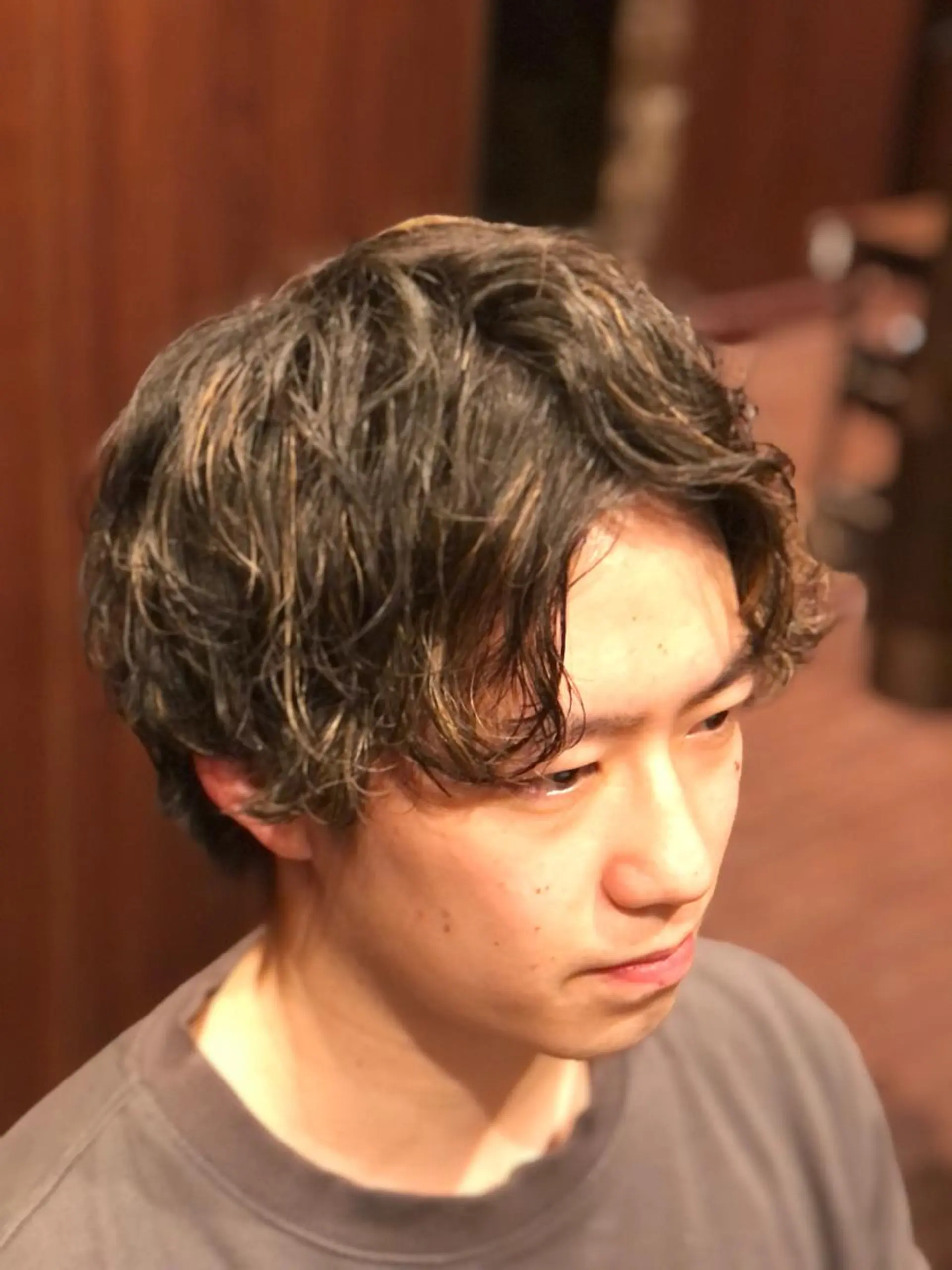 ミディアム カラー パーマ ヒロ銀座 上口雄大のヘアスタイル