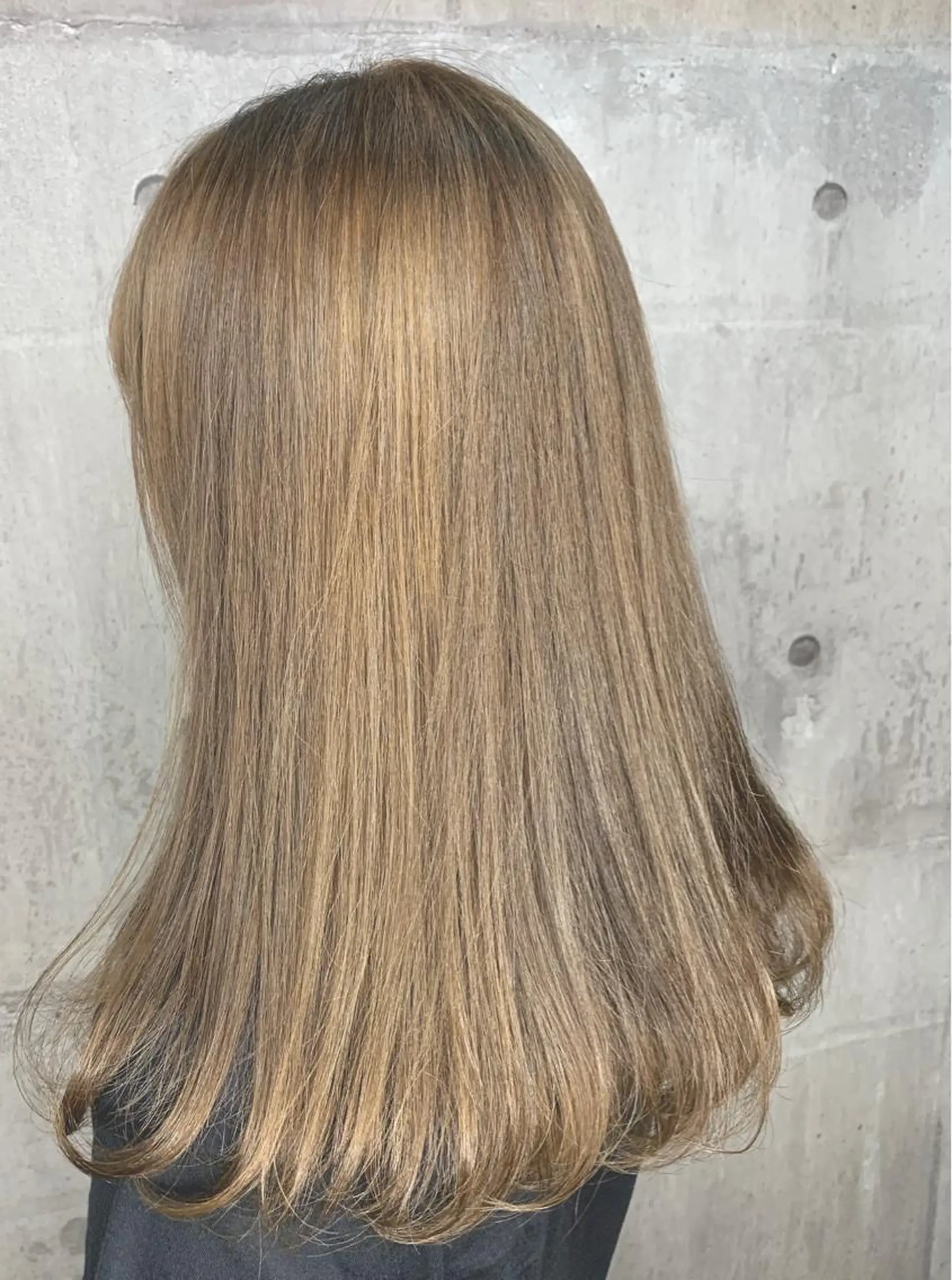 セミロング カラー 小関 茅里のマツエク・マツパデザイン