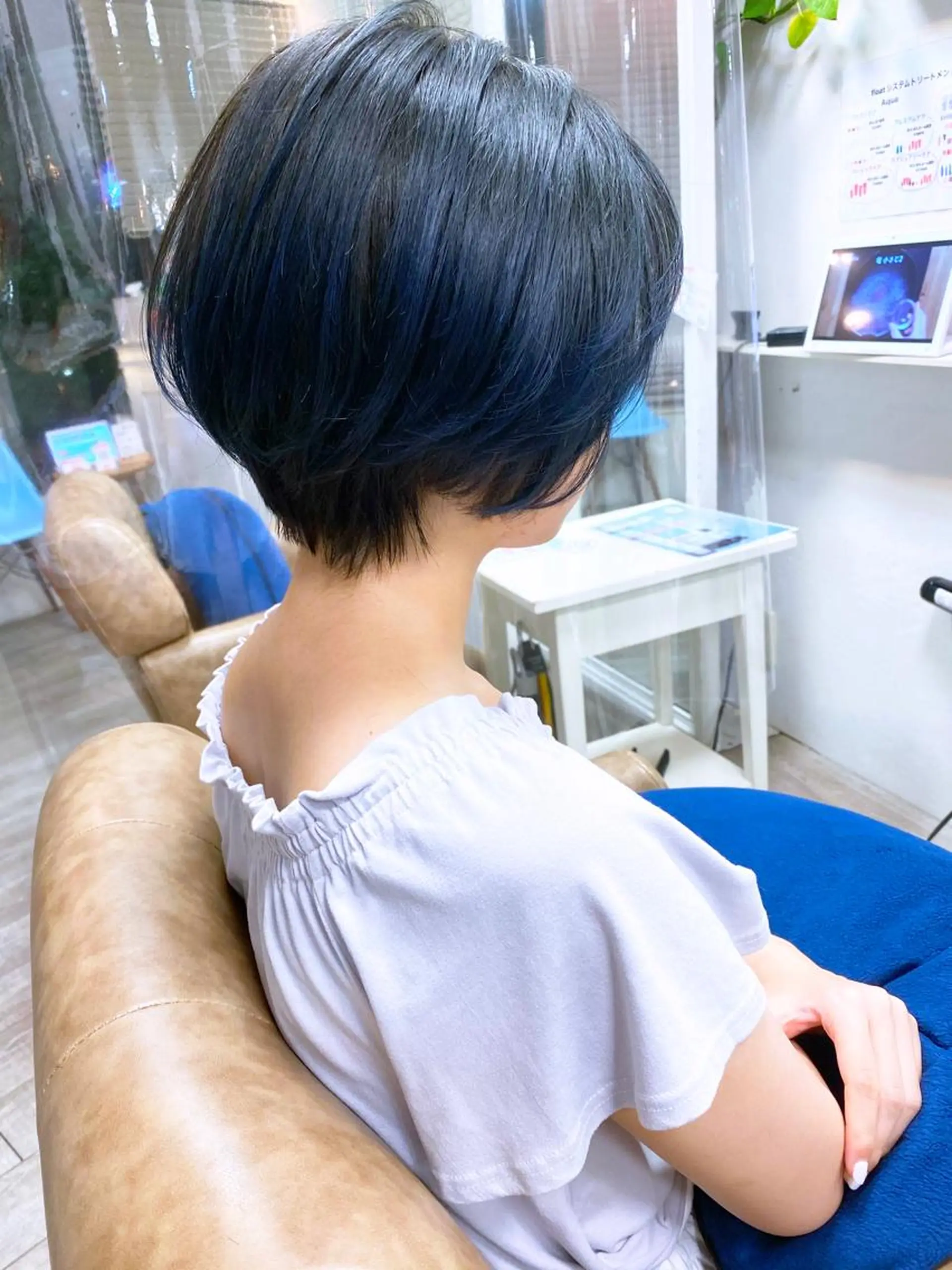 ショート カラー ブルーカラー グラデーションカラー 髪質改善/艶髪 やまなかのヘアスタイル