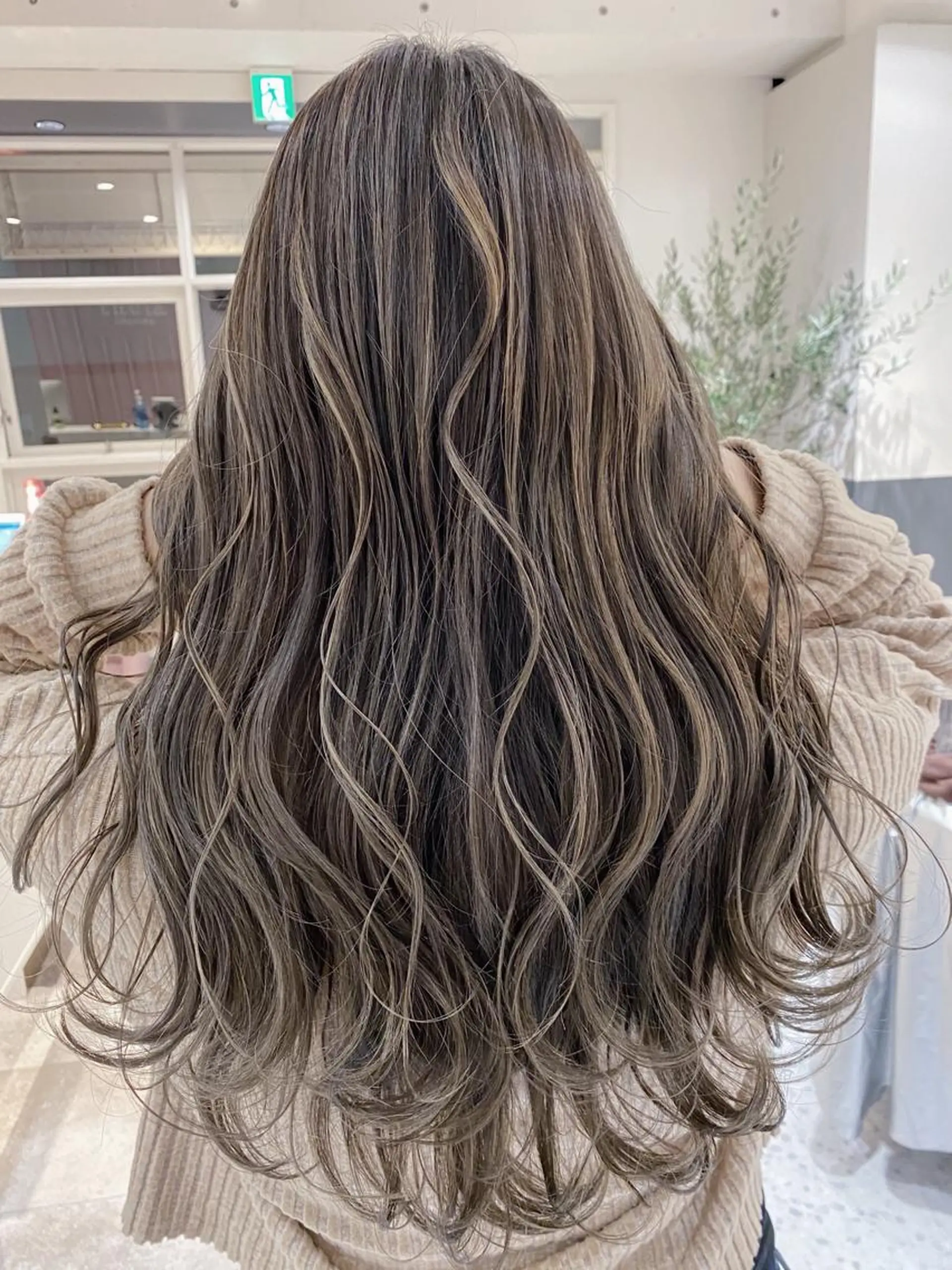 ロング カラー ヘアカラー トリートメント LA KING GINZA TOKYO所属・🧡ショートの達人 🧡SHOのヘアスタイル