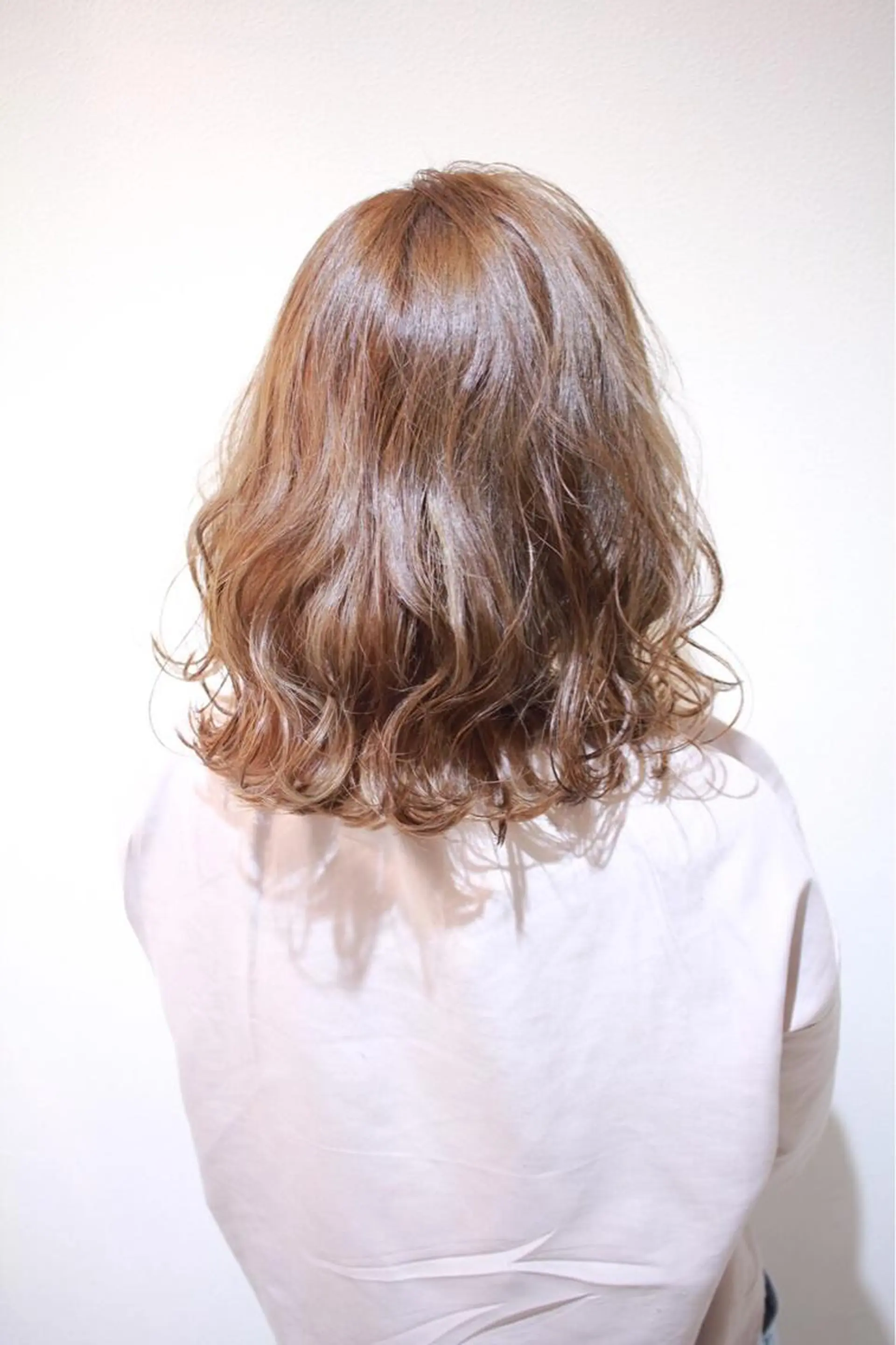 ミディアム 大場 優のヘアスタイル