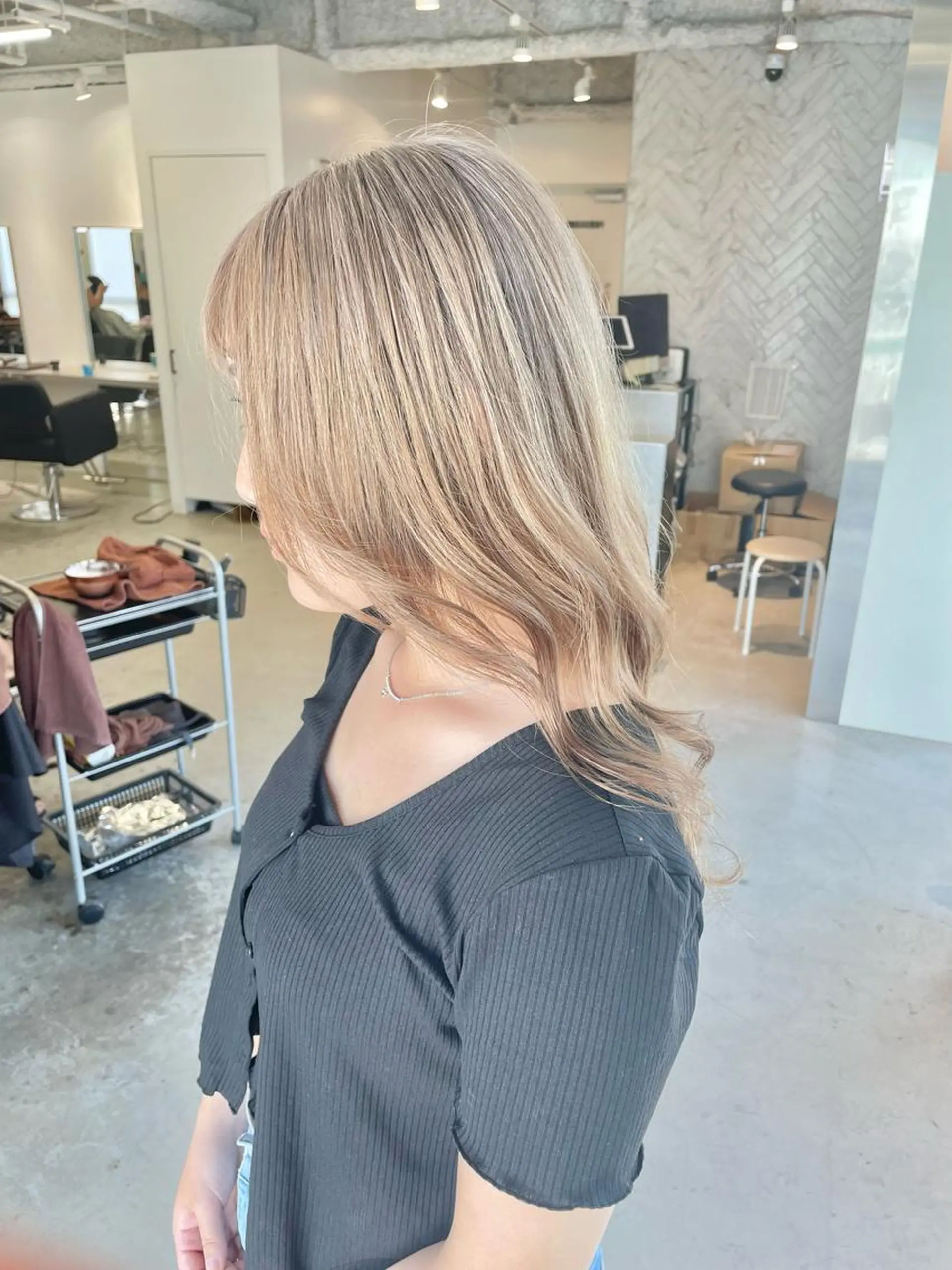 セミロング カット ヘアカラー トリートメント ヘアセット 🎗 💖井上 竜 ブリーチ指名No.1のヘアスタイル