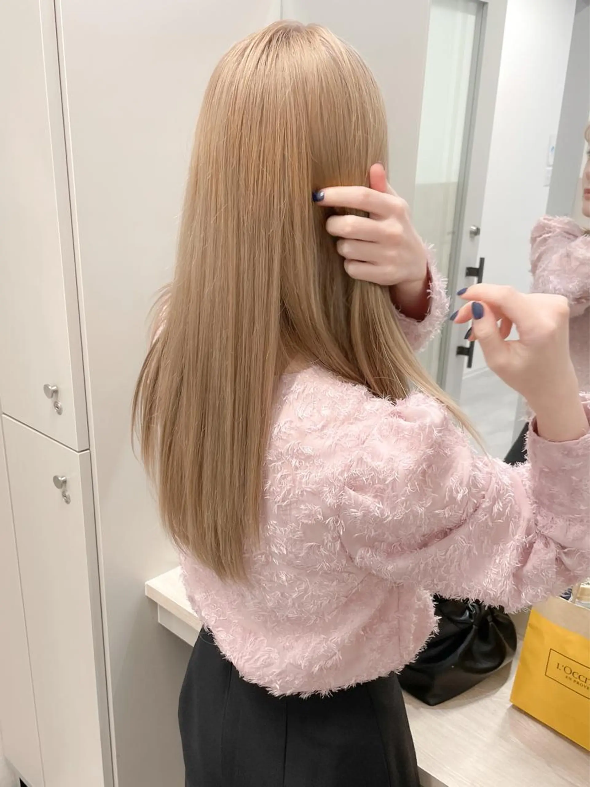 ロング カラー ヘアアレンジ ベージュカラー ブロンド ヘアカラー トリートメント autre所属・大久保 ひでなりのヘアスタイル