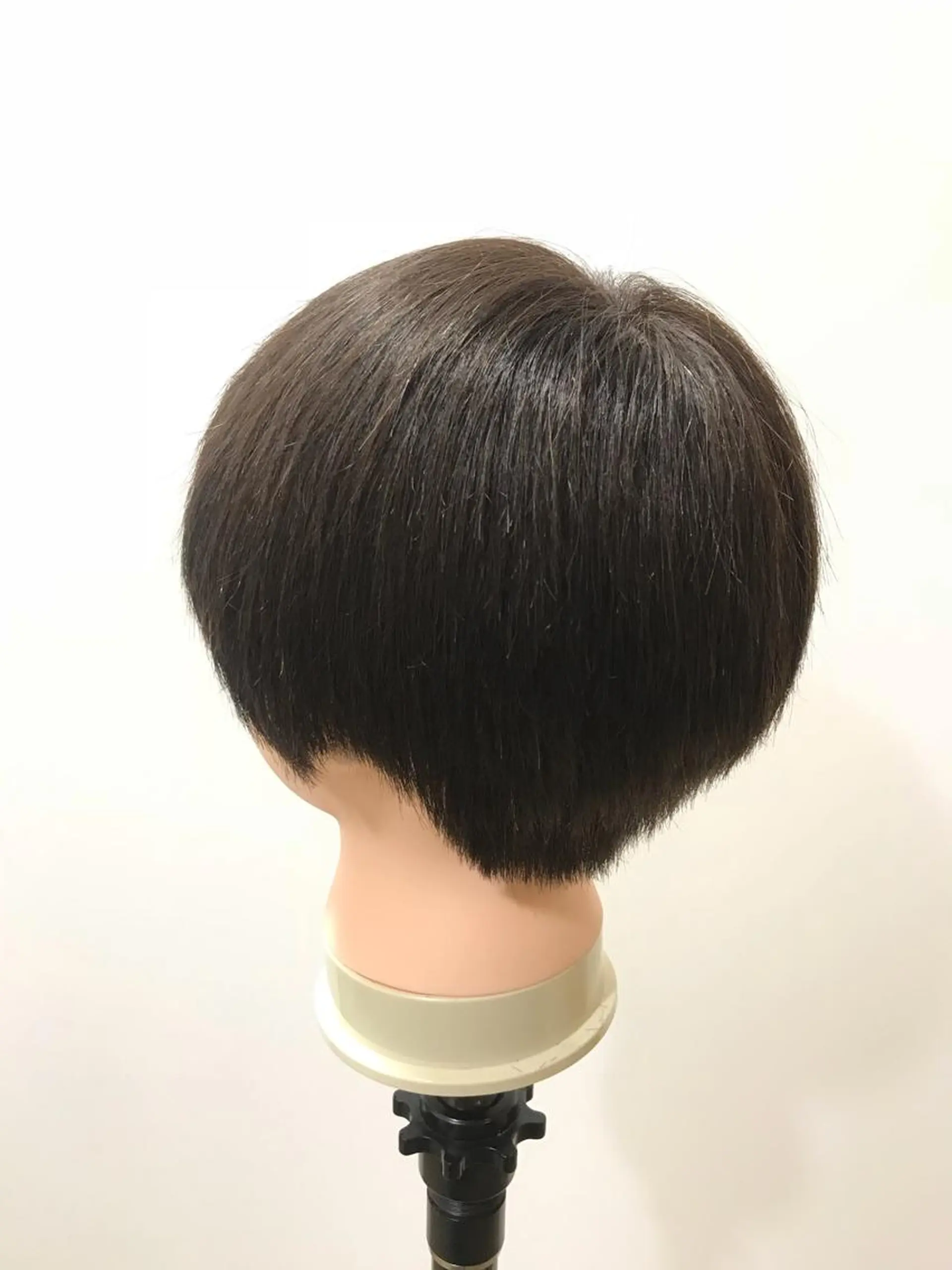 ショート 川村 綾のヘアスタイル