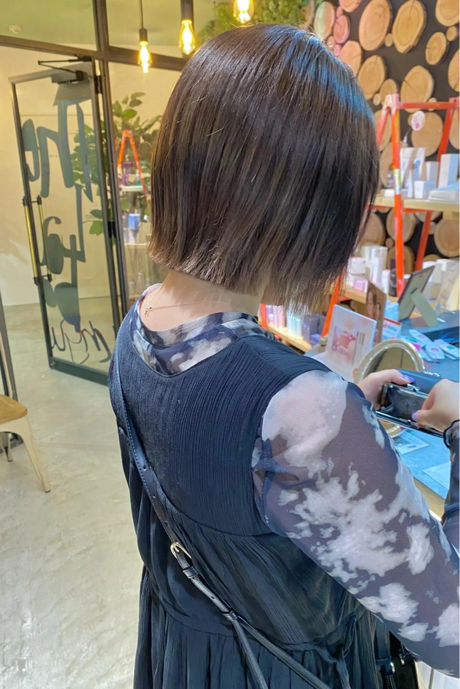 ミディアム カット 菊地 紗矢のヘアスタイル