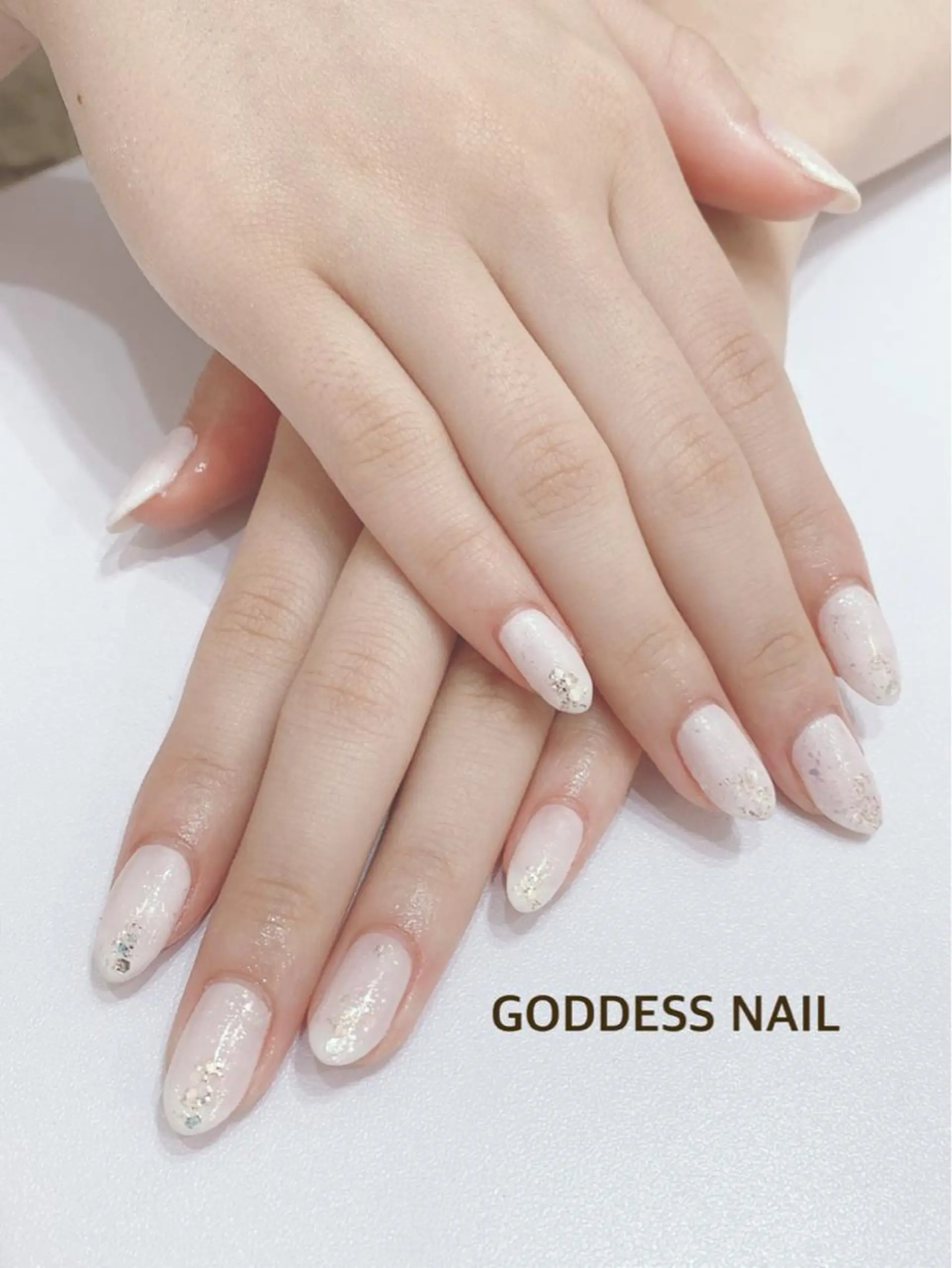 ネイル ホワイト GODDESSNAIL所属・GODDESNAIL satomiのネイルデザイン
