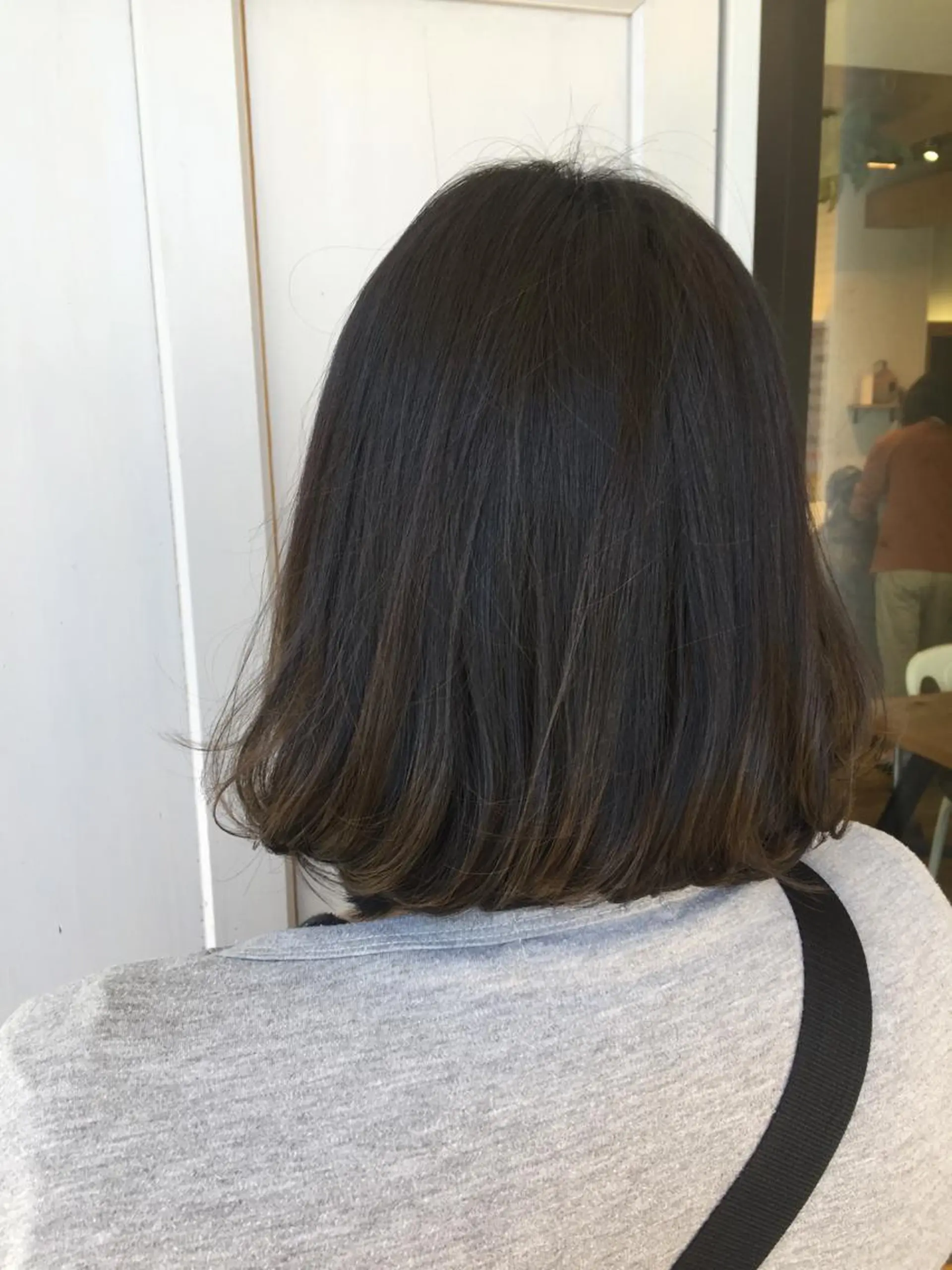 ミディアム カラー ツキダテ ユイのヘアスタイル