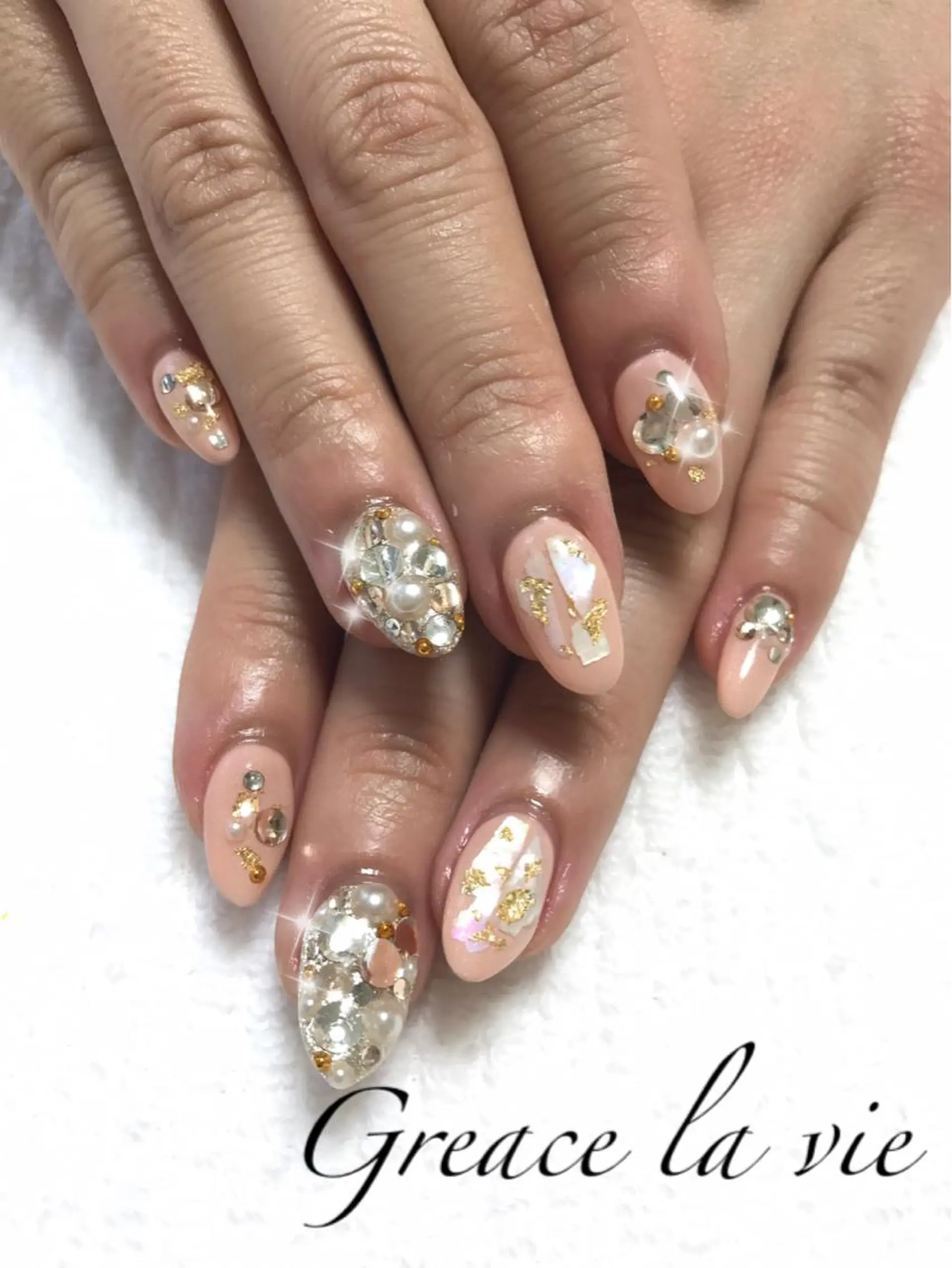 ミディアム カラー パーマ ネイル マツエク・マツパ Greace la vie所属・Greace  la vieのネイルデザイン