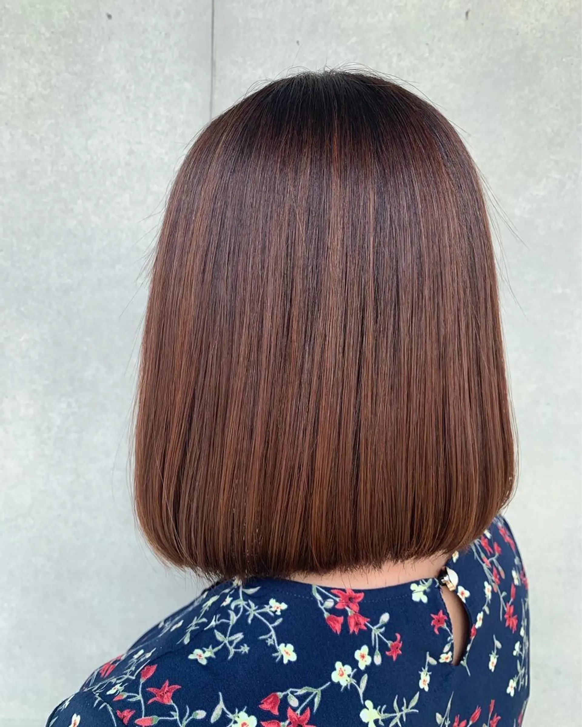 ミディアム ボブ カット ヘアカラー トリートメント 鈴木 華枝のヘアスタイル