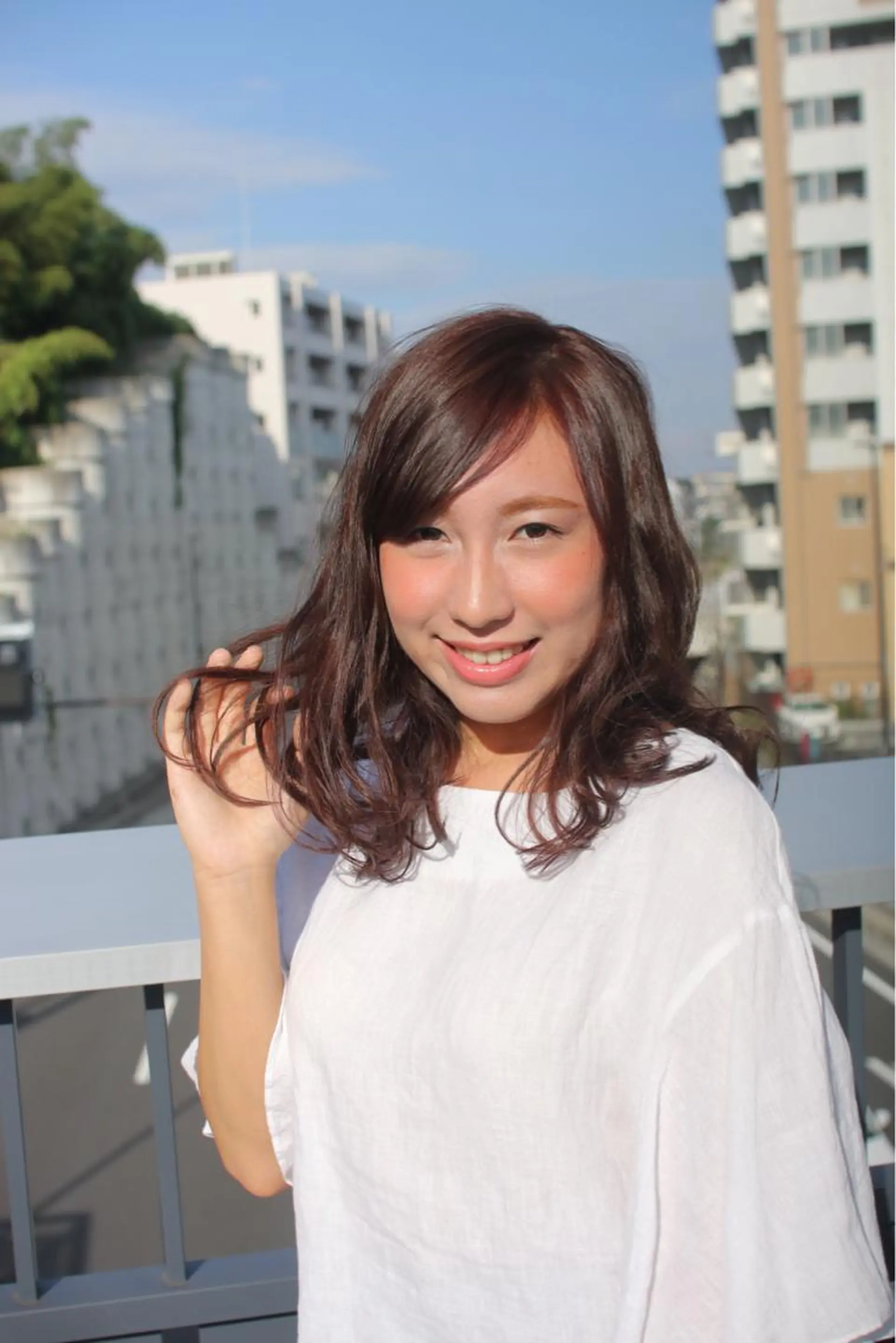 ロング カラー ベージュカラー フォギーベージュ 川野 賢のヘアスタイル