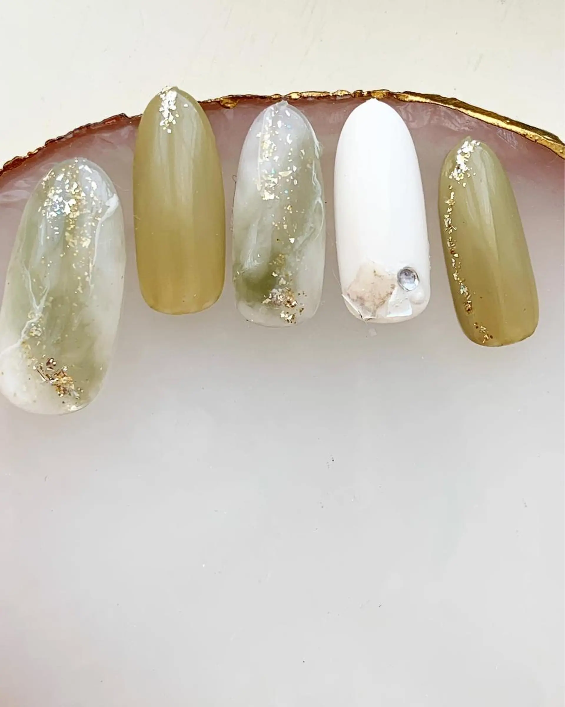 ネイル 新山 聖のネイルデザイン