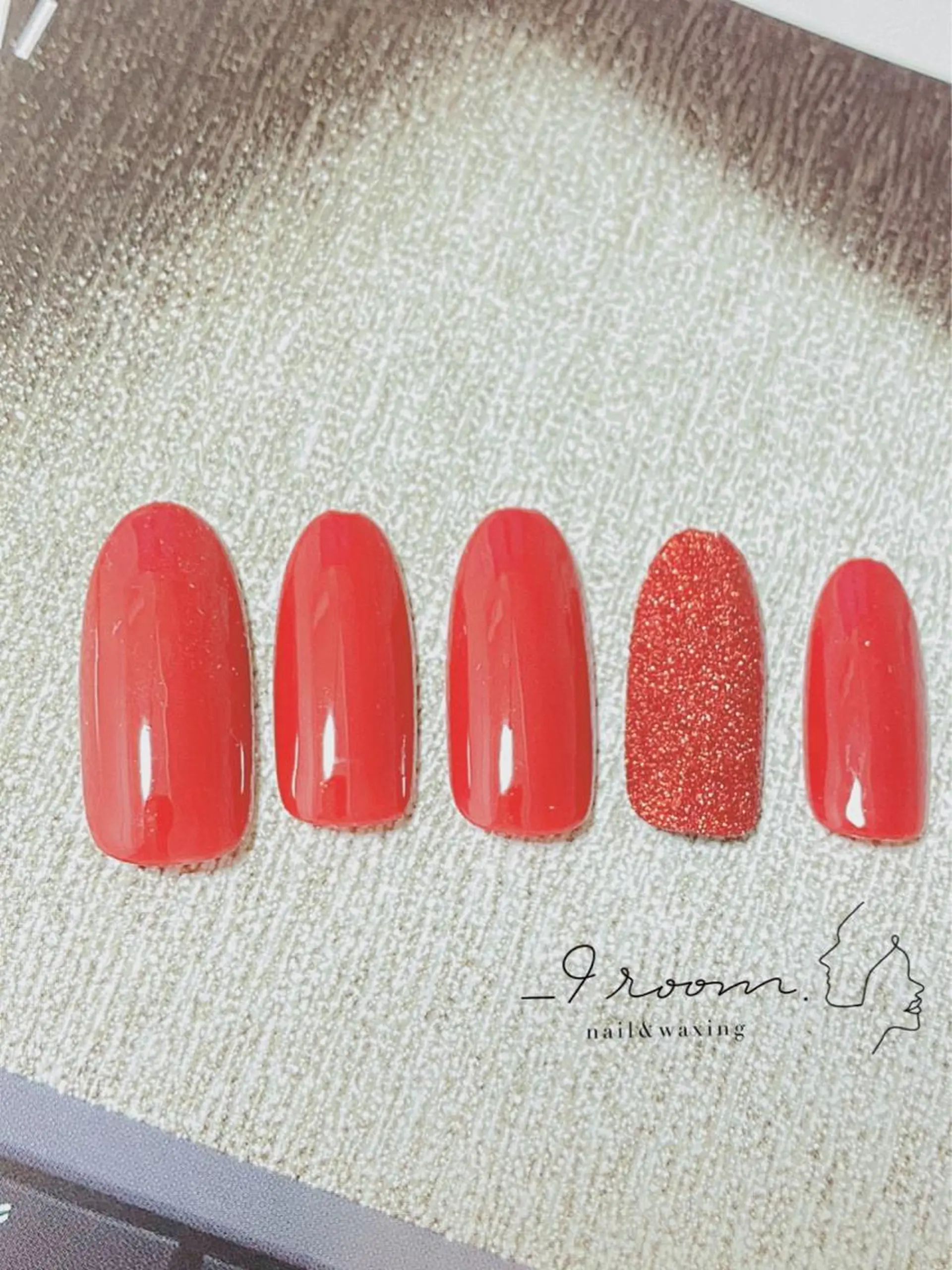 ネイル ラメ(グリッター) _9 room. Yoshimiのネイルデザイン