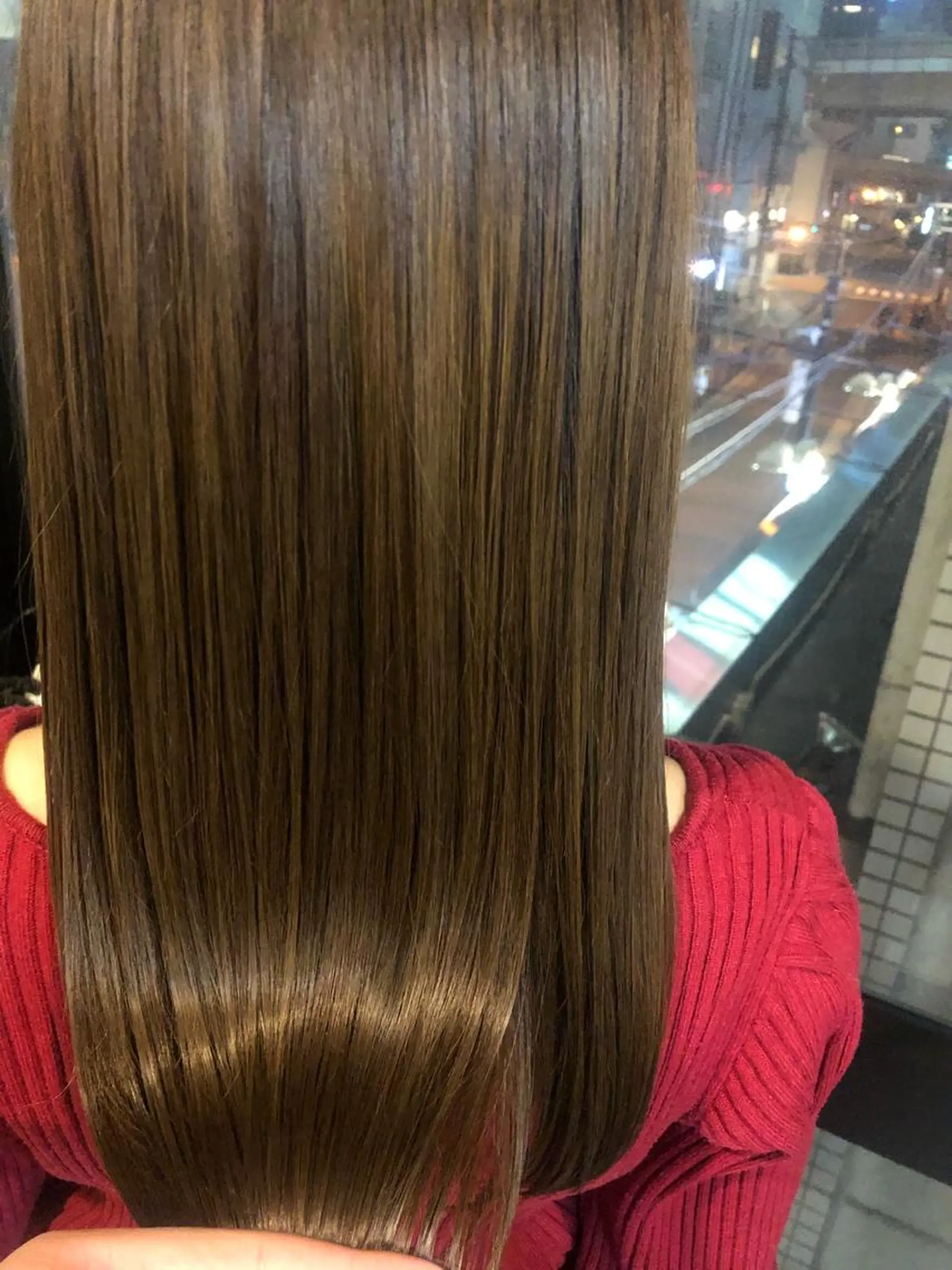 セミロング カラー 髪質改善＆ブリーチ 伊勢　祐一郎のヘアスタイル