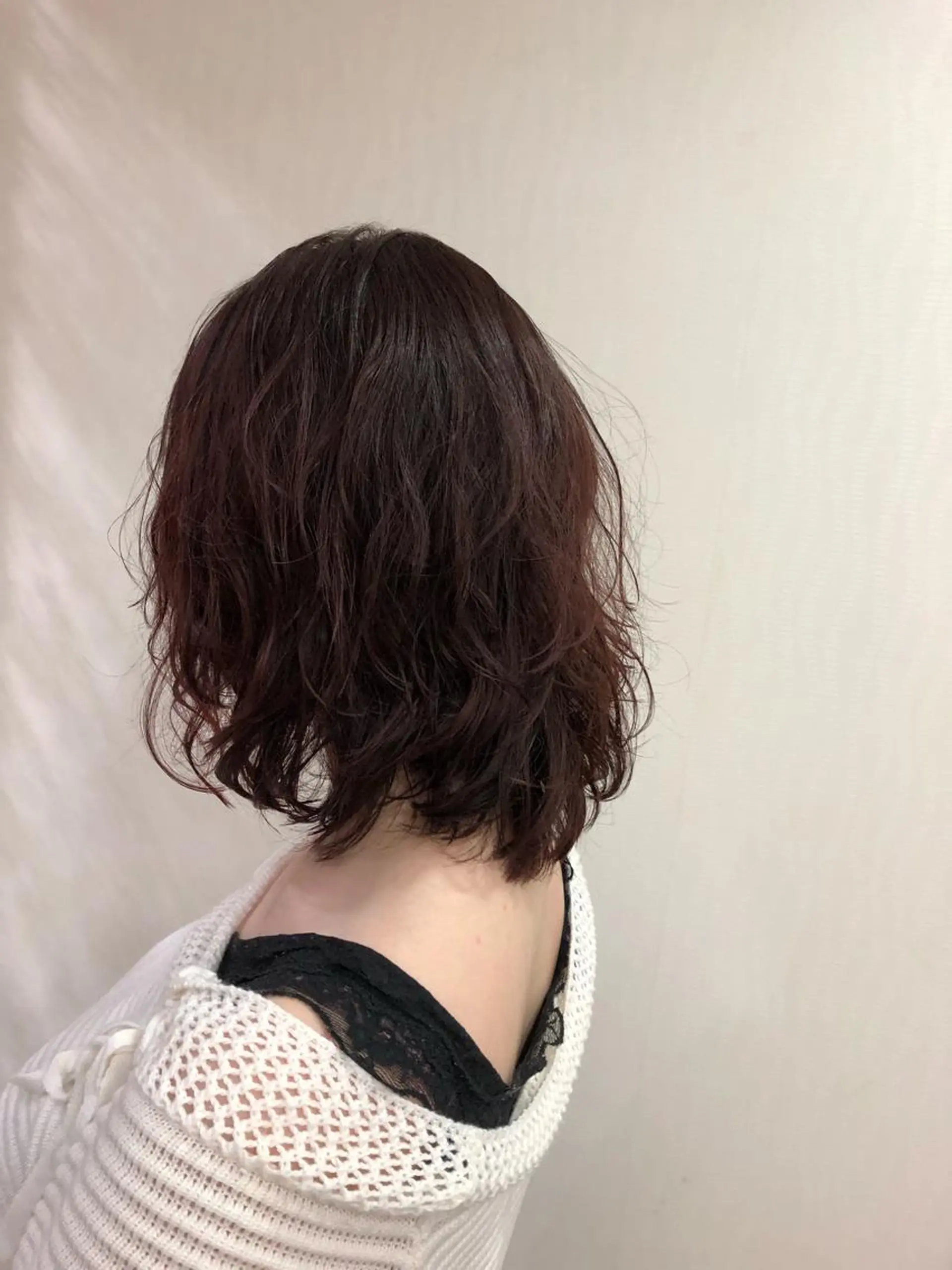 ミディアム カラー レッドカラー 宮下 愛璃紗のヘアスタイル