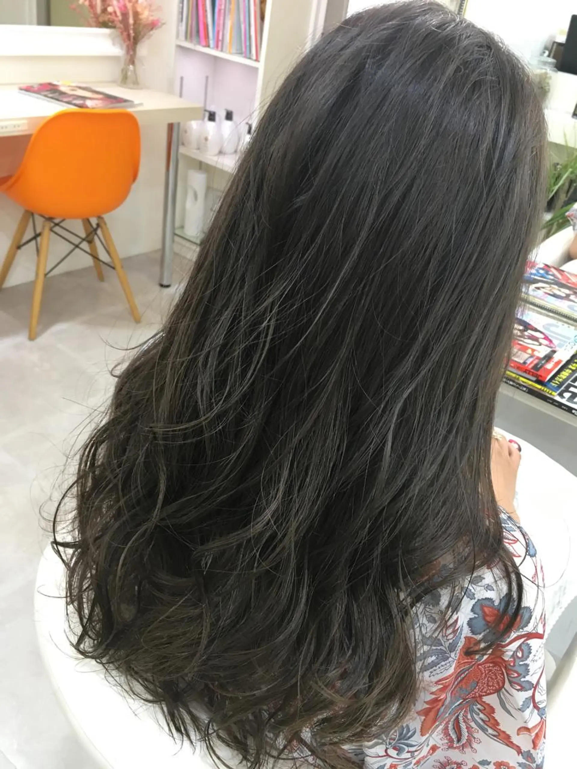 セミロング カラー 髪質改善 中川 翔のヘアスタイル