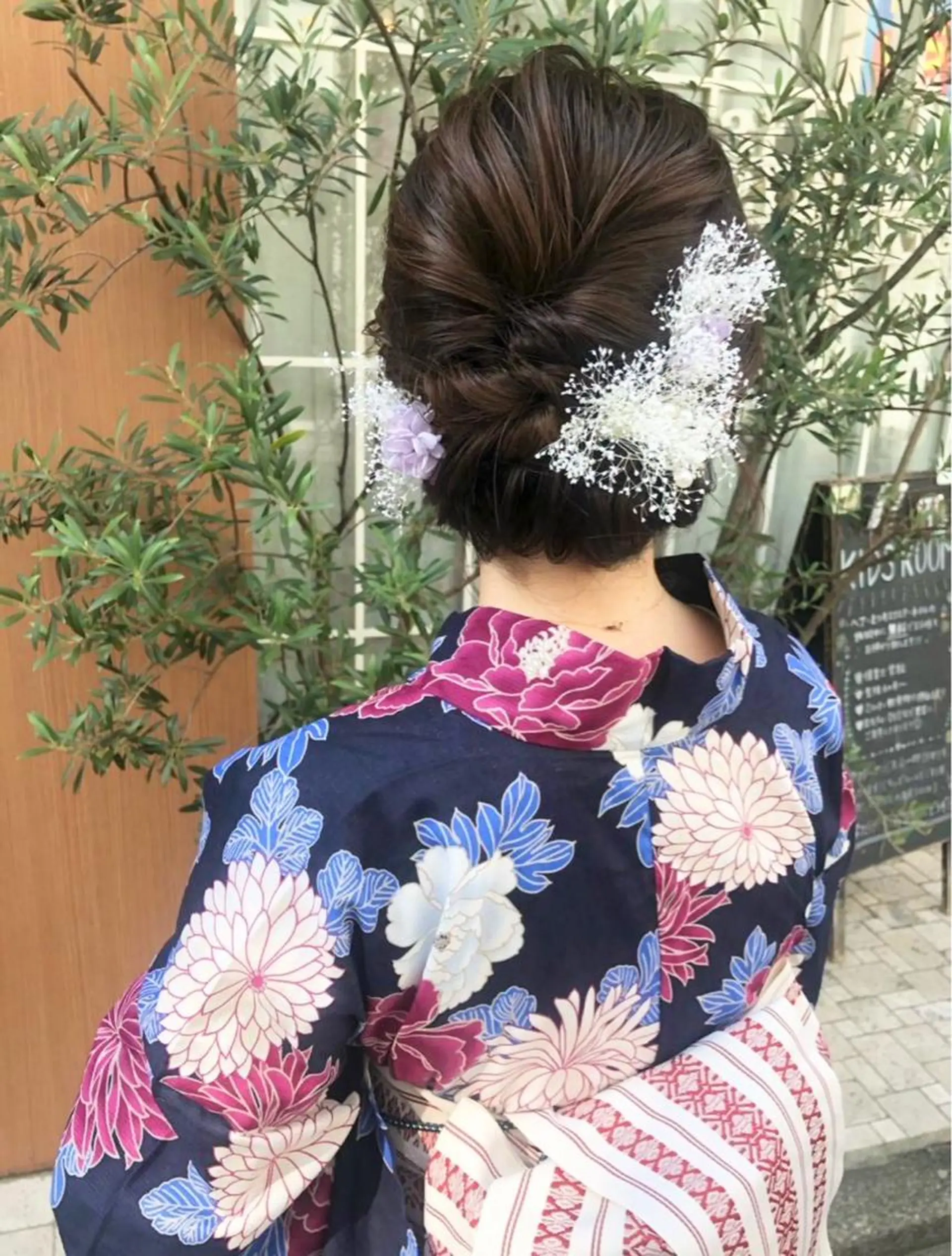 ロング カラー ヘアアレンジ センターパート /ニュアンスパーマのヘアスタイル