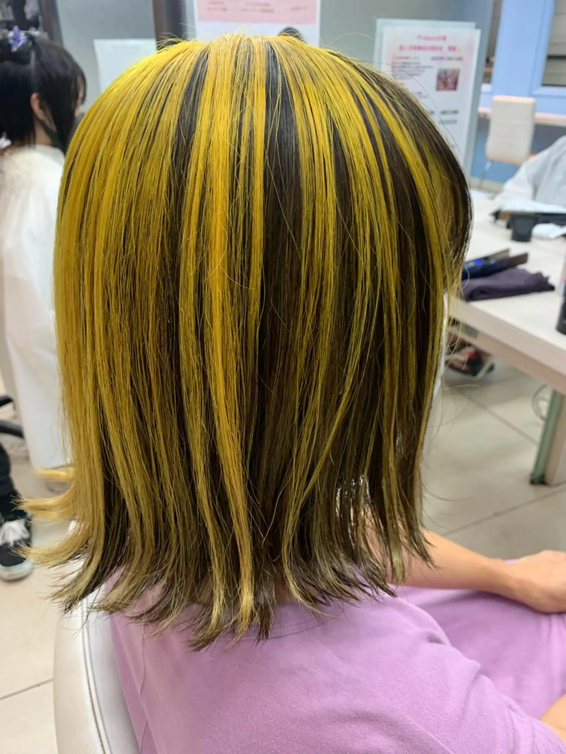 ミディアム カラー ブリーチ ダブルカラー トリートメント カット ヘアカラー トリートメント ✂︎✂︎レディースの メンズカット屋さんのヘアスタイル