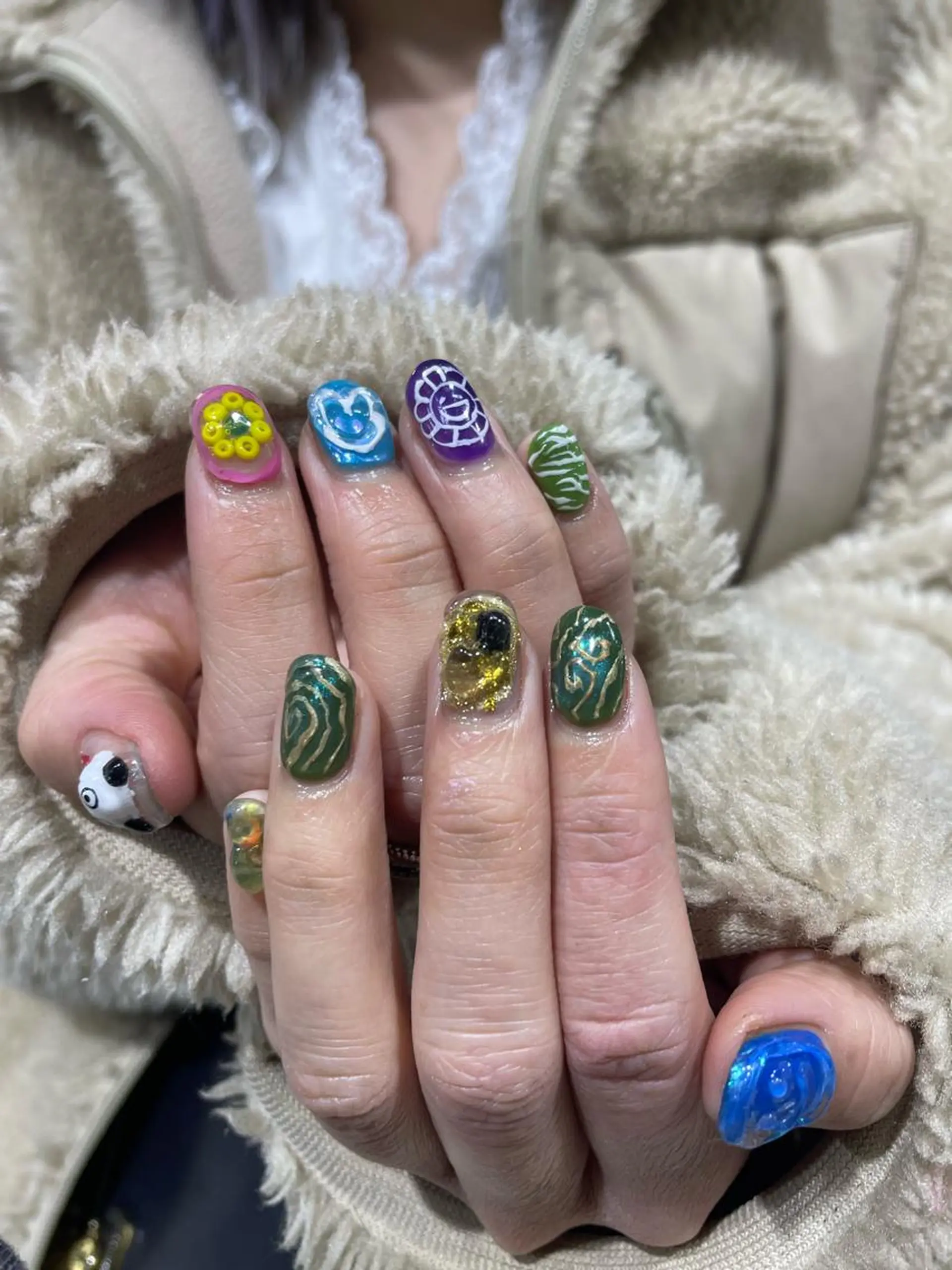 ネイル アートネイル 持ち込み ハンドネイル 韓国ヘア🦋 MIYUのヘアスタイル