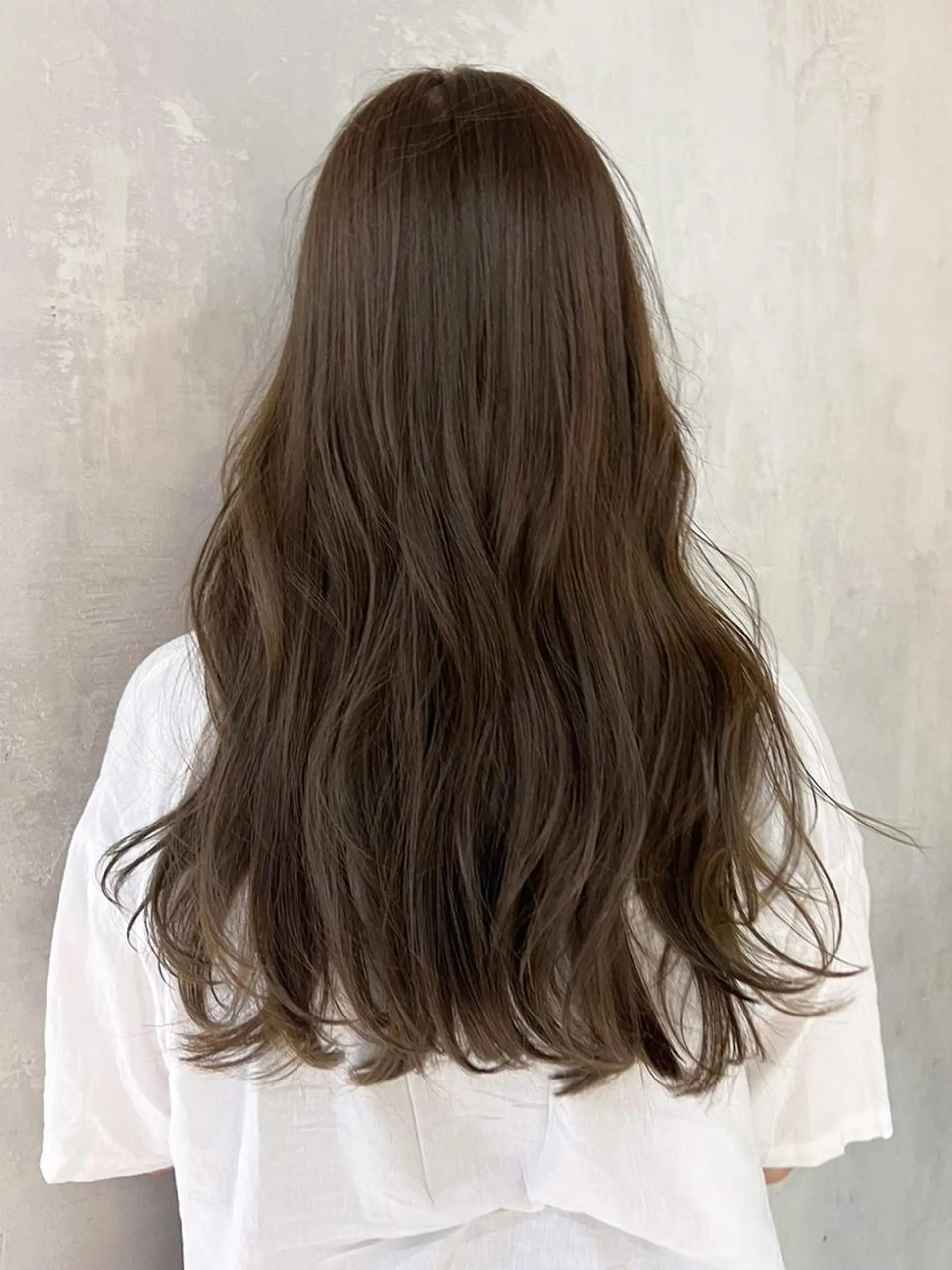 カラー ロング ベージュカラー オリーブベージュ カット ヘアカラー トリートメント ITbyALBUM 下北沢店のヘアスタイル