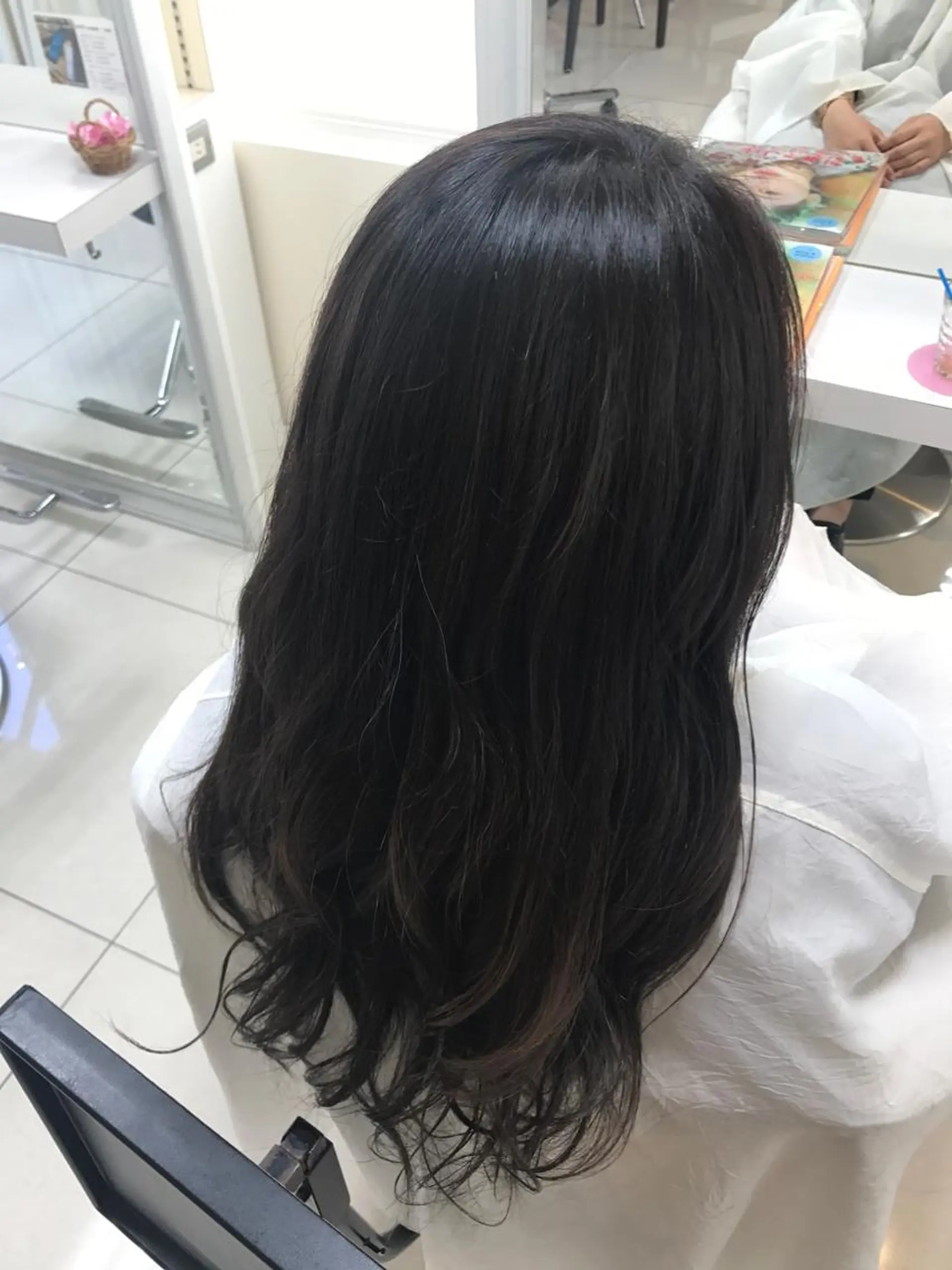 ロング カラー 透明感カラー イルミナカラー 【暖色カラー特化】 中山由梨のヘアスタイル