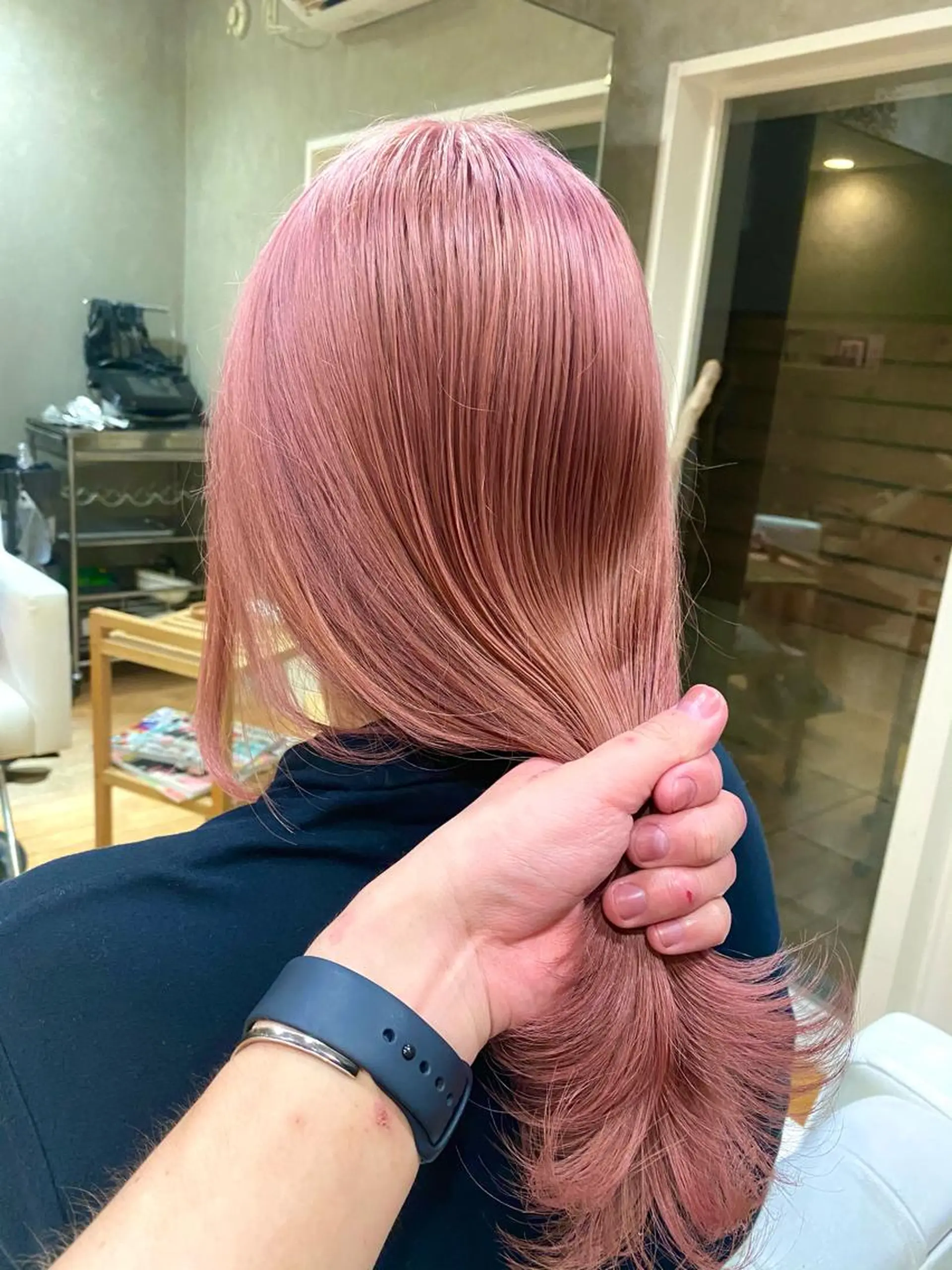 ミディアム カラー ヘアアレンジ ピンクカラー ヘアカラー トリートメント lani 天神大名/ブリーチのヘアスタイル