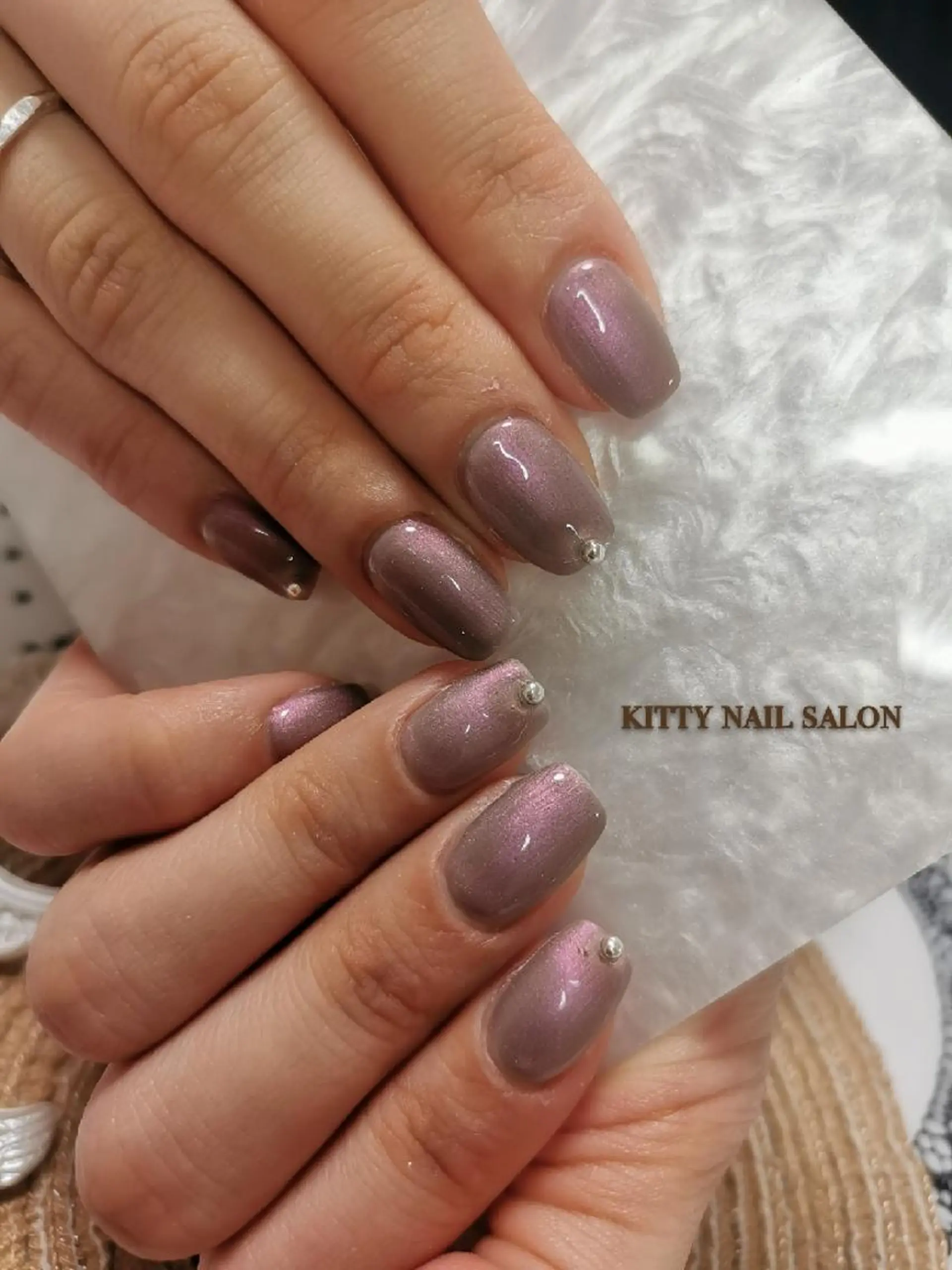 ネイル ストーンネイル kitty nail salonのネイルデザイン