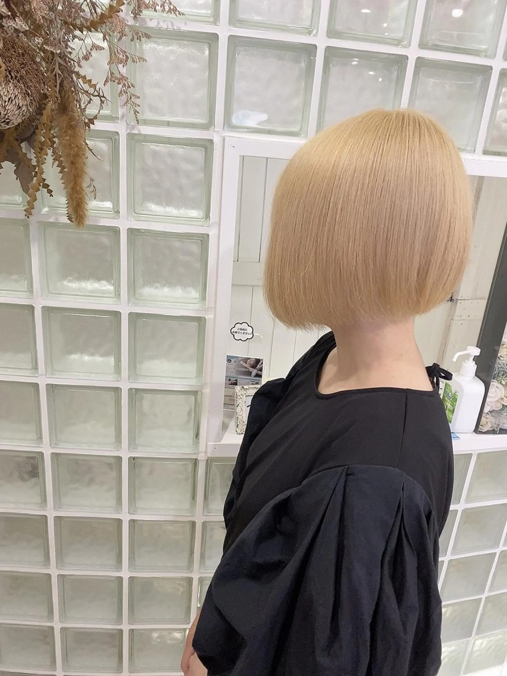 ショート カラー ブロンド Tina所属・「Tina」一木 智之のヘアスタイル