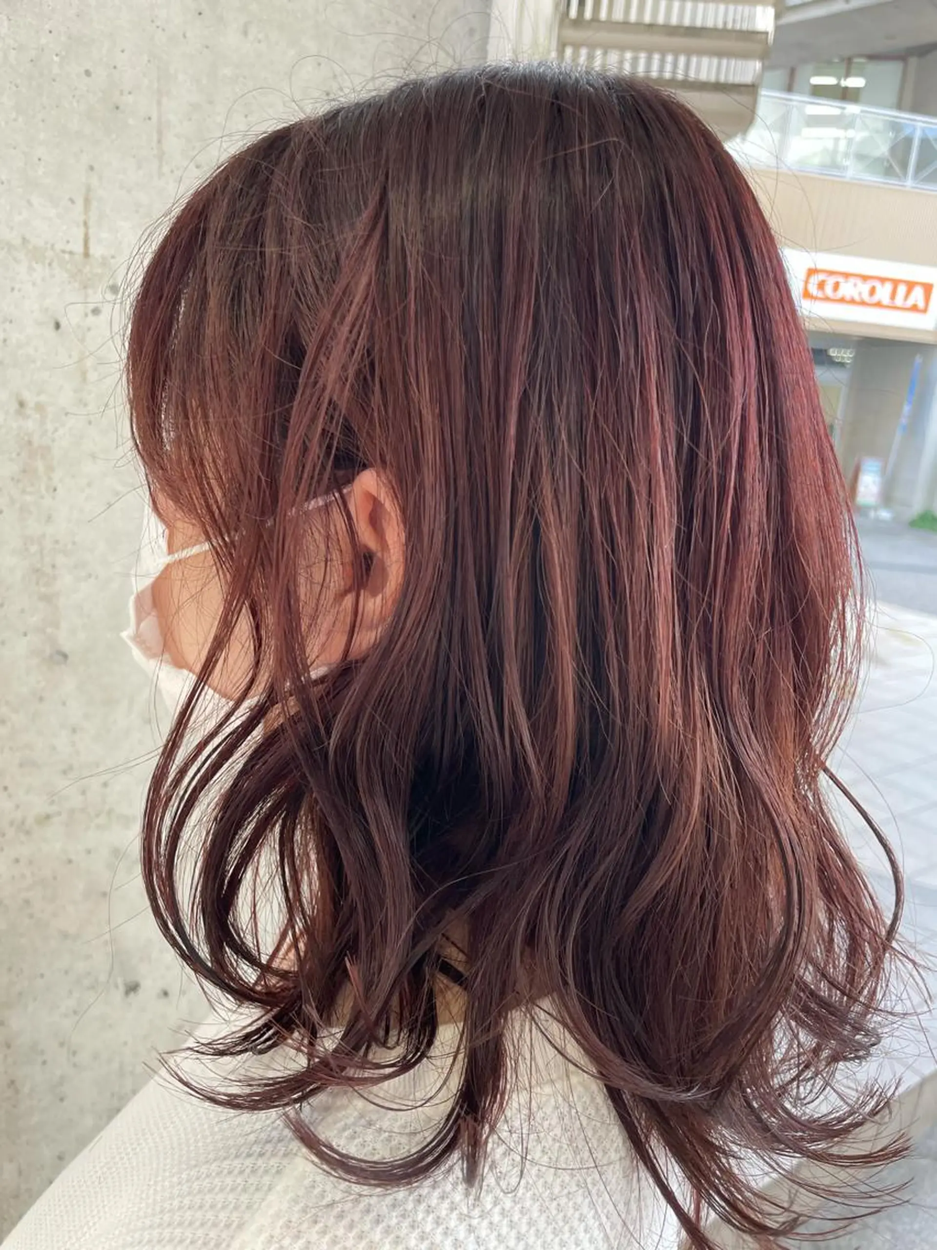 ミディアム カラー カット ヘアカラー ハイライト 石橋 瑞穂のヘアスタイル