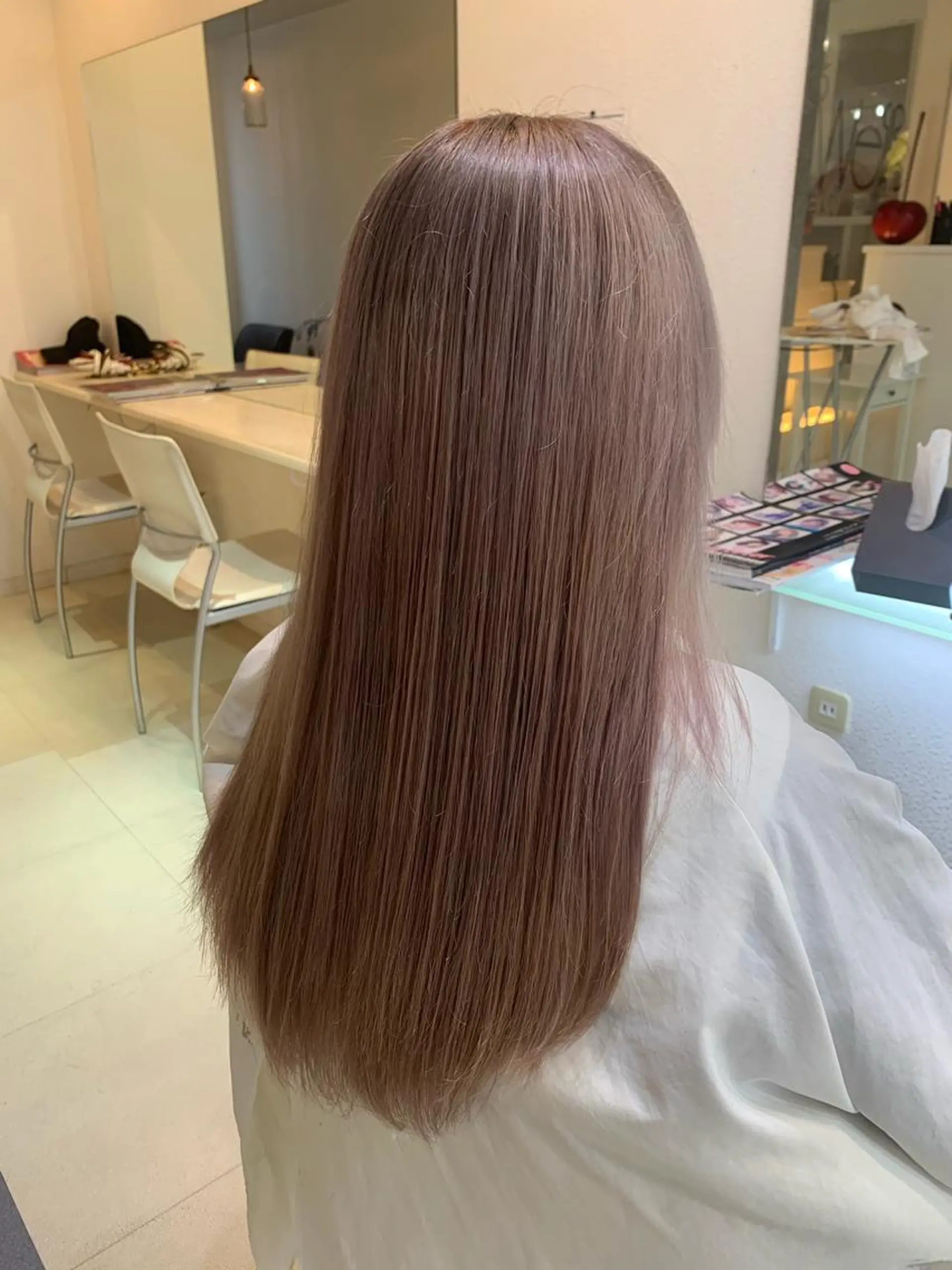 ロング カラー アッシュ ベージュカラー ブリーチ ラベンダーカラー ピンクカラー 渡辺 健太のヘアスタイル