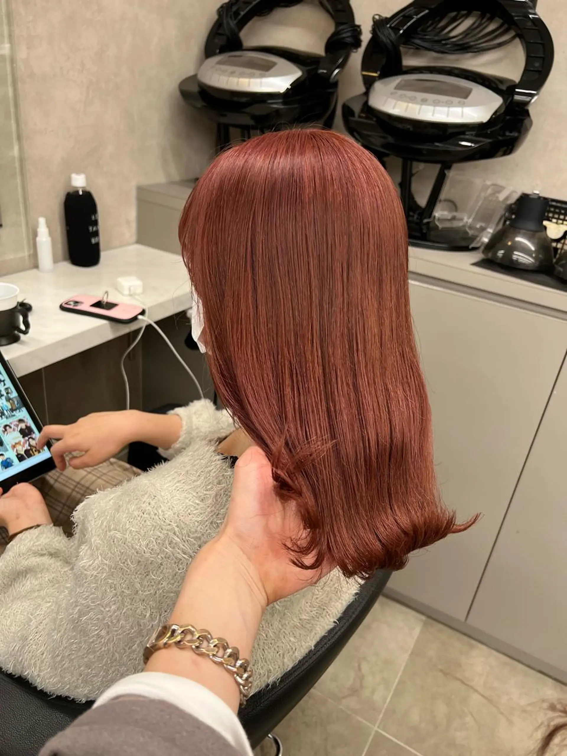 ミディアム パーマ ヘアアレンジ メンズ マツエク・マツパ アイブロウ カット ヘアカラー トリートメント ヘッドスパ ヘアセット 韓国風ベージュ🤎 赤みなし🌿横浜🤎のヘアスタイル