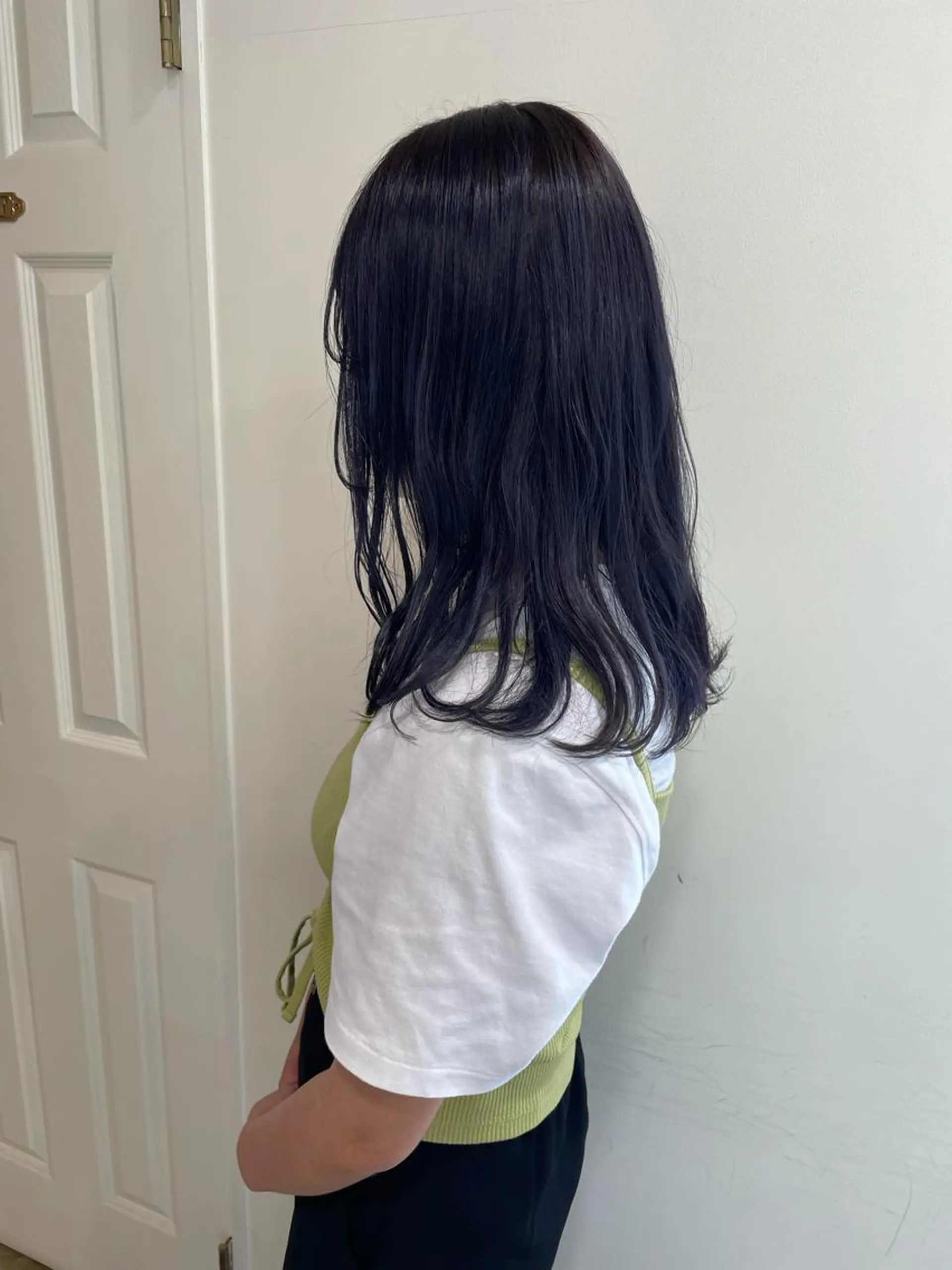 ミディアム カラー カット ヘアカラー トリートメント MIOベージュカラー 柔らかいカラーのヘアスタイル