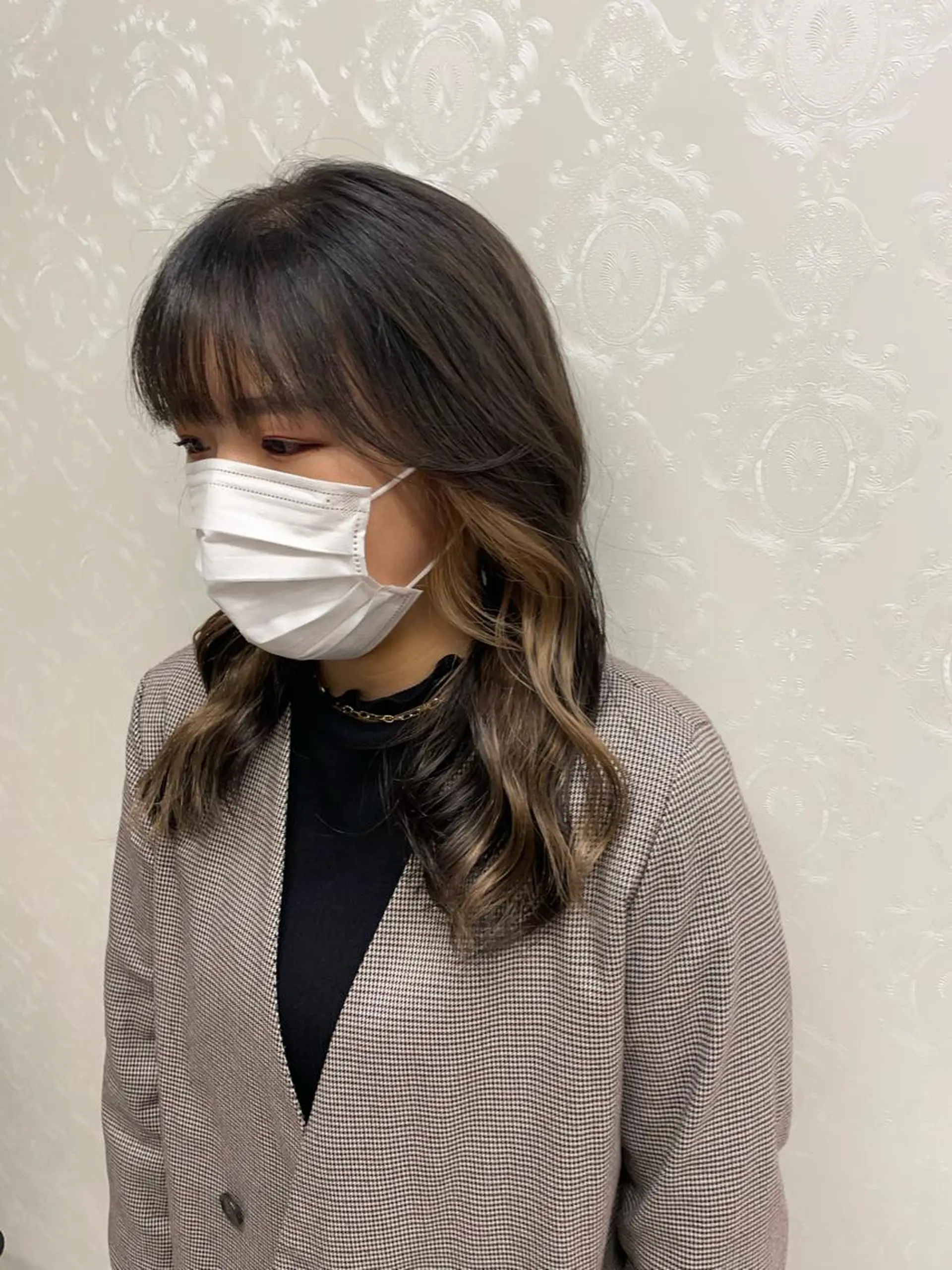 セミロング アッシュ アッシュブラウン ハイライト 髪質改善 トリートメント ヘアカラー ココロ☀️ CLUTCH天王寺店のヘアスタイル