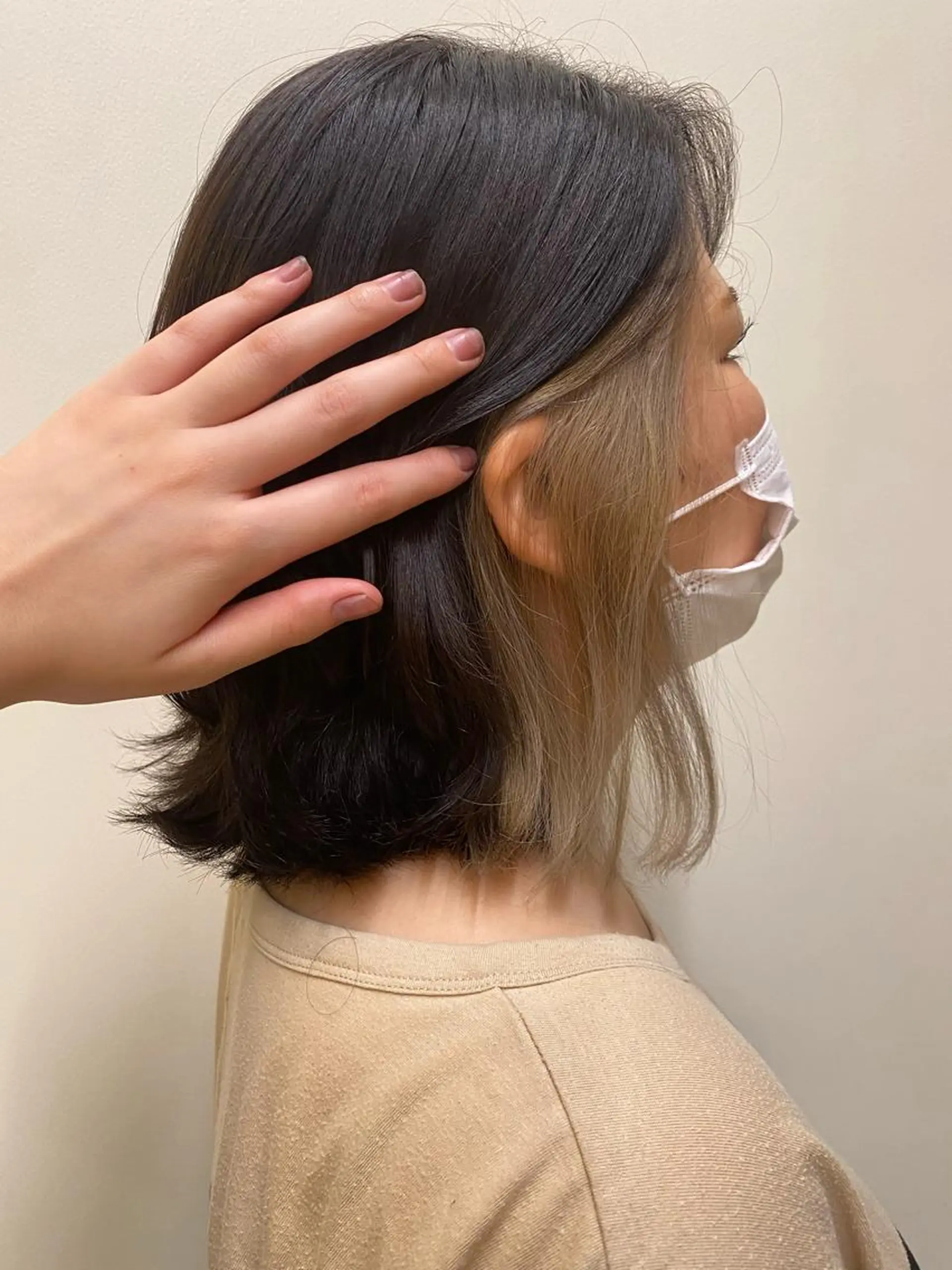 カラー 勝海 絢音のヘアスタイル
