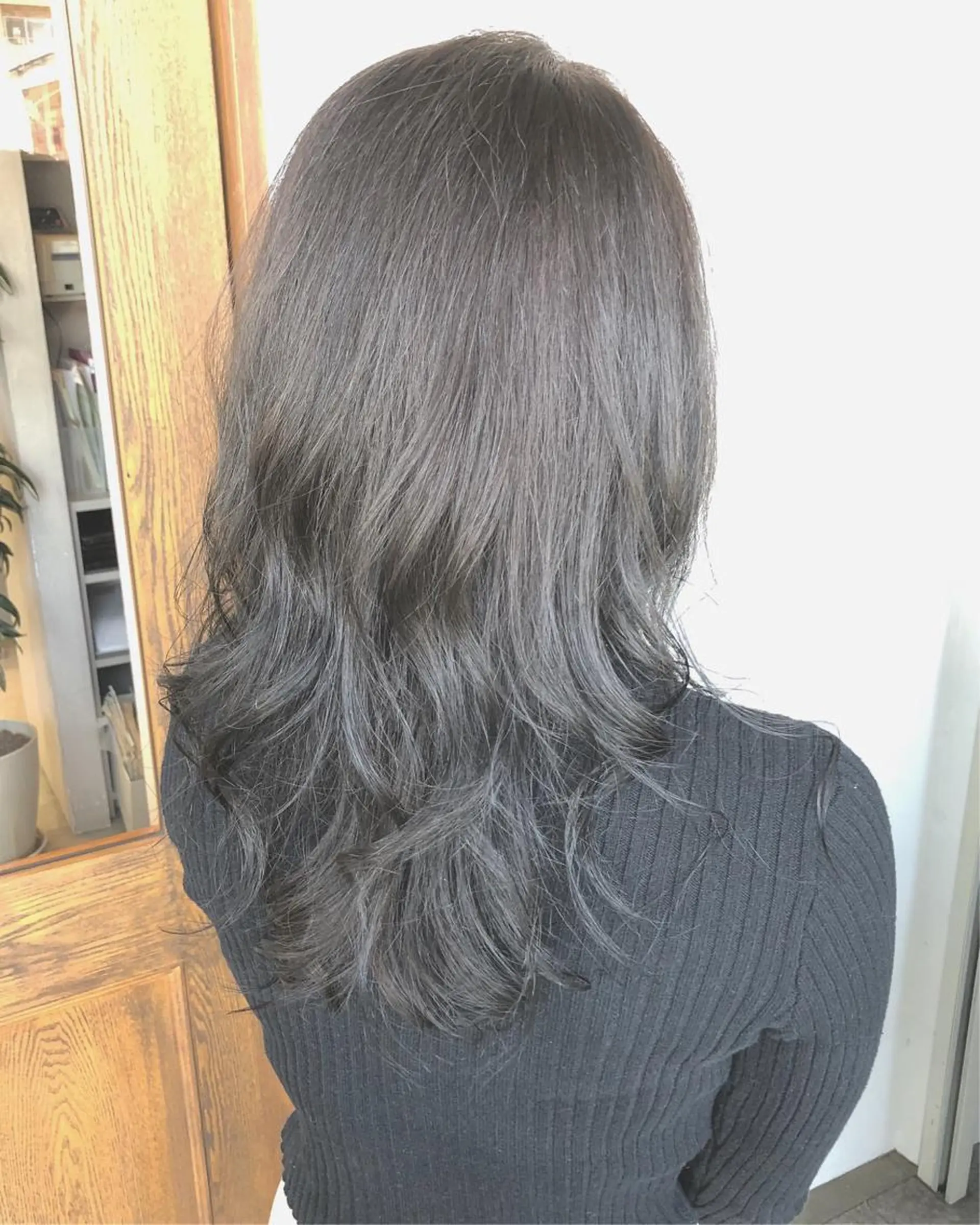 カラー ture by gladのヘアスタイル