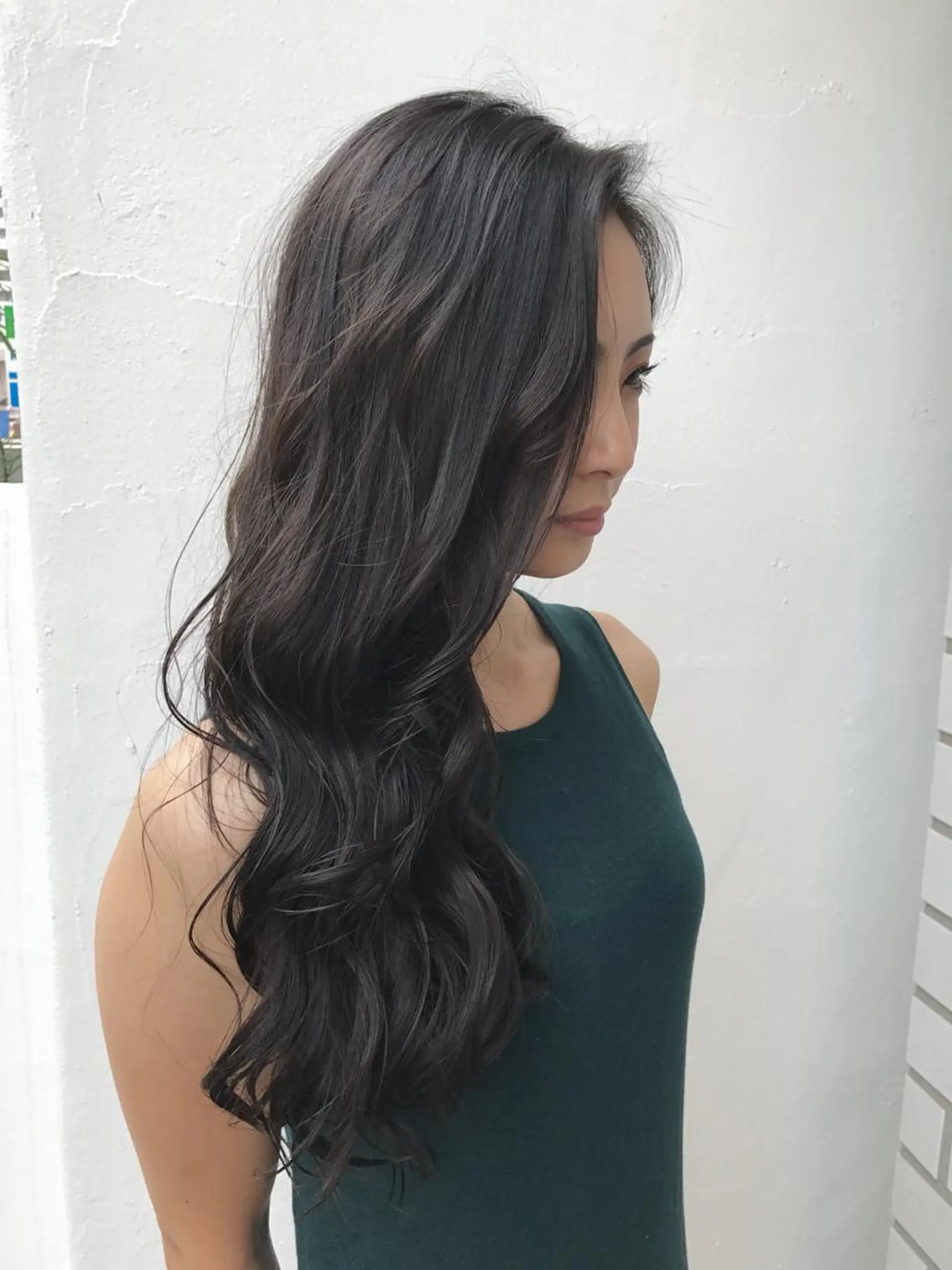 ロング カラー ダークグレー カット特化柏駅 徒歩3分LOUのヘアスタイル