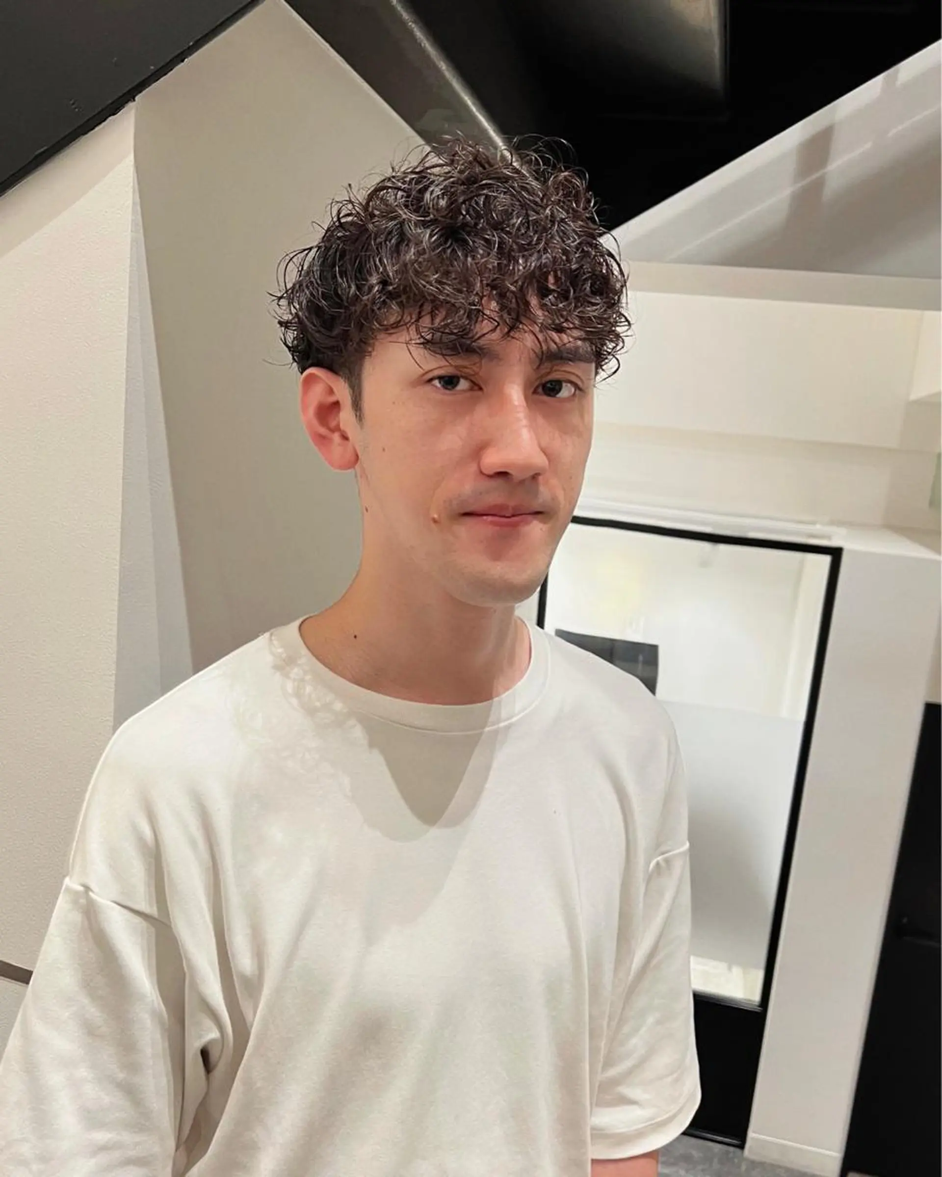 パーマ メンズ マッシュ メンズパーマ メンズショート ツイストスパイラルパーマ 波巻きパーマ カット パーマ Qin shaire salon 原宿verno店所属・【センターパート】 ETO／江藤翼の眉毛・アイブロウイメージ