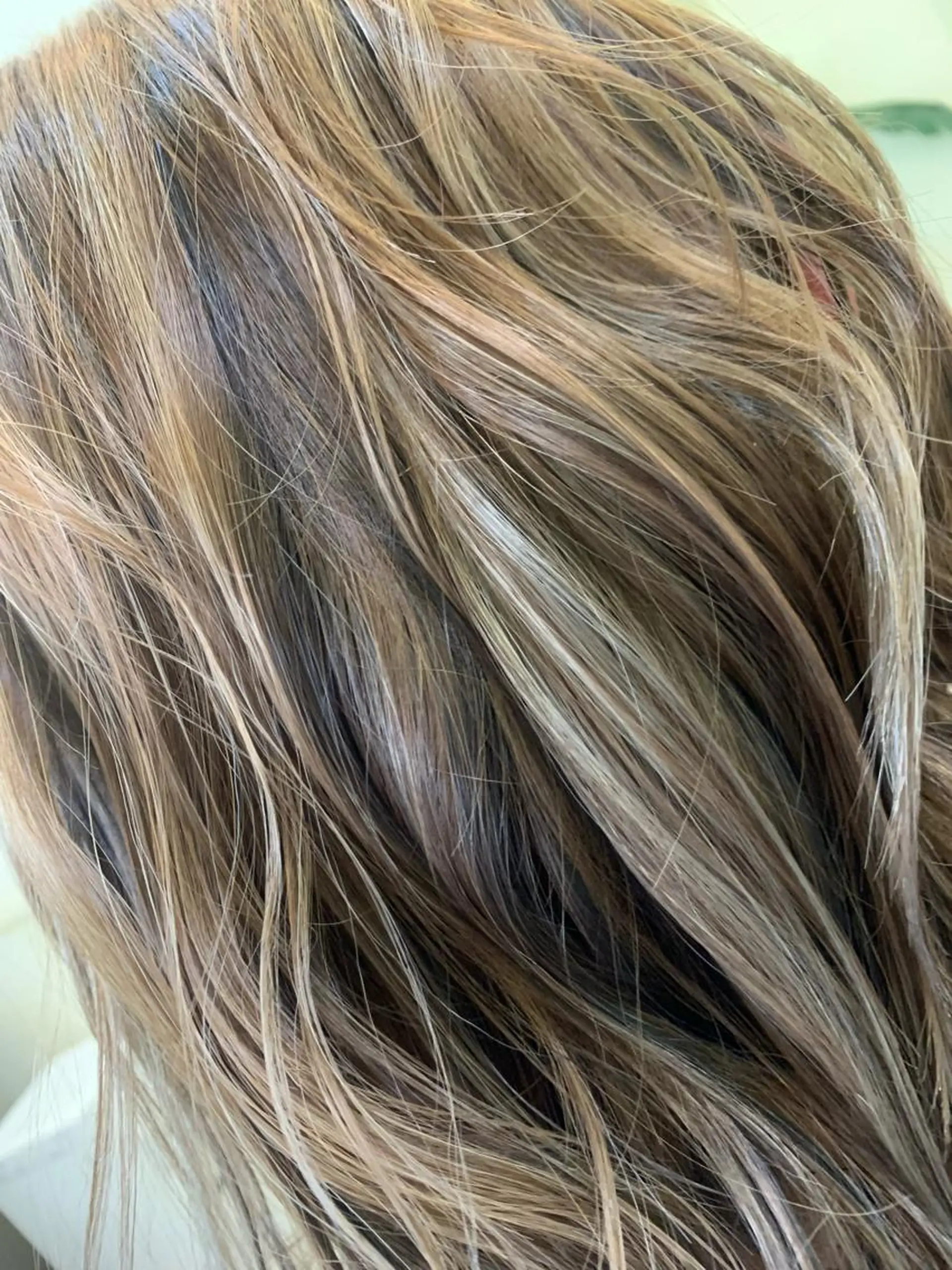 ミディアム ヘアカラー 鶴見 和美のヘアスタイル