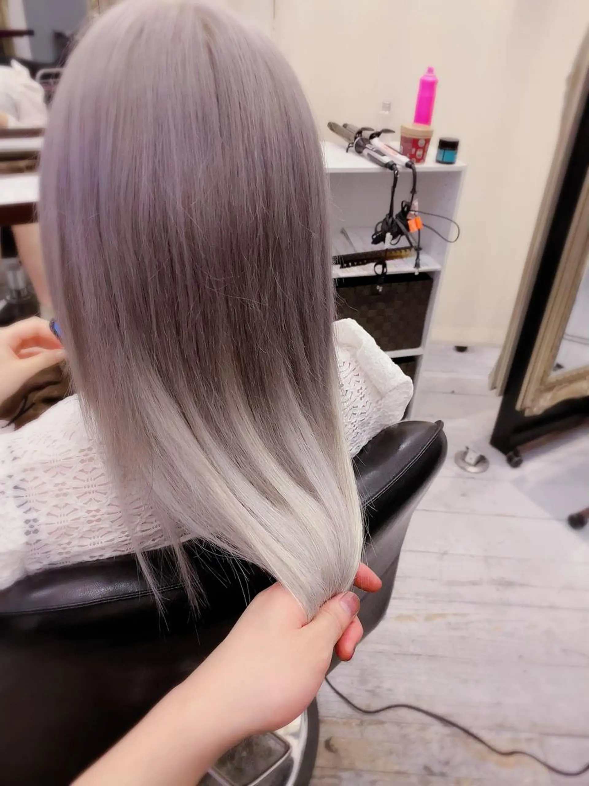 ロング カラー ケアブリーチ&シール エクステの店和田翔莉のヘアスタイル