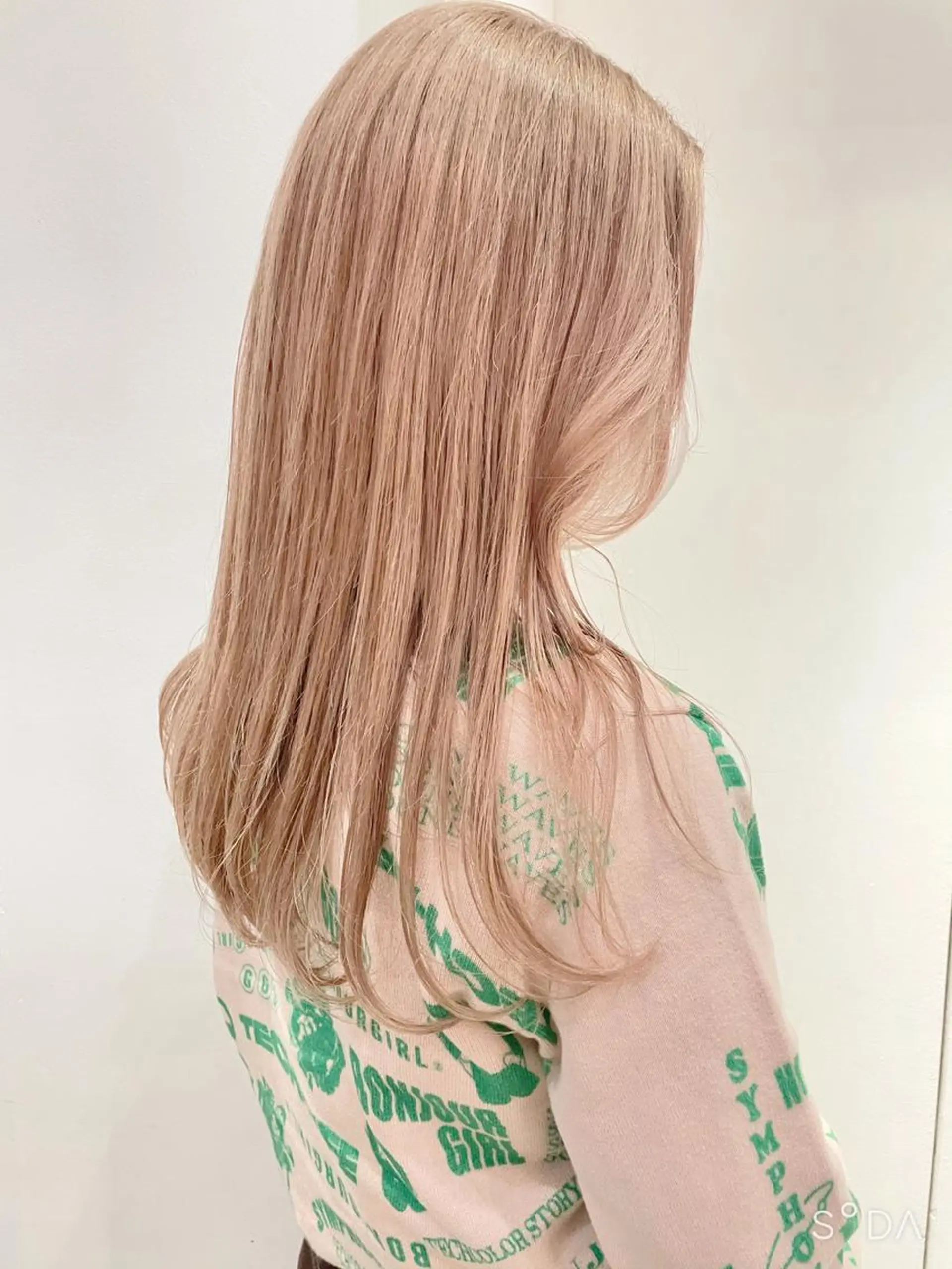 ロング カラー ヘアカラー トリートメント 似合わせ｜レイヤー 🪩yurikaのヘアスタイル