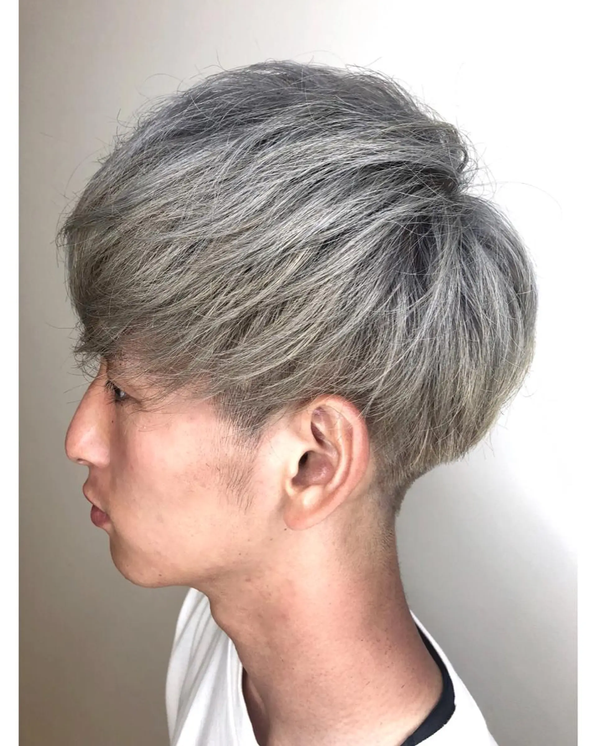 カラー メンズ メンズブリーチ ブリーチ カット ヘアカラー トリートメント メンズヘア特化 崎田 成人のヘアスタイル