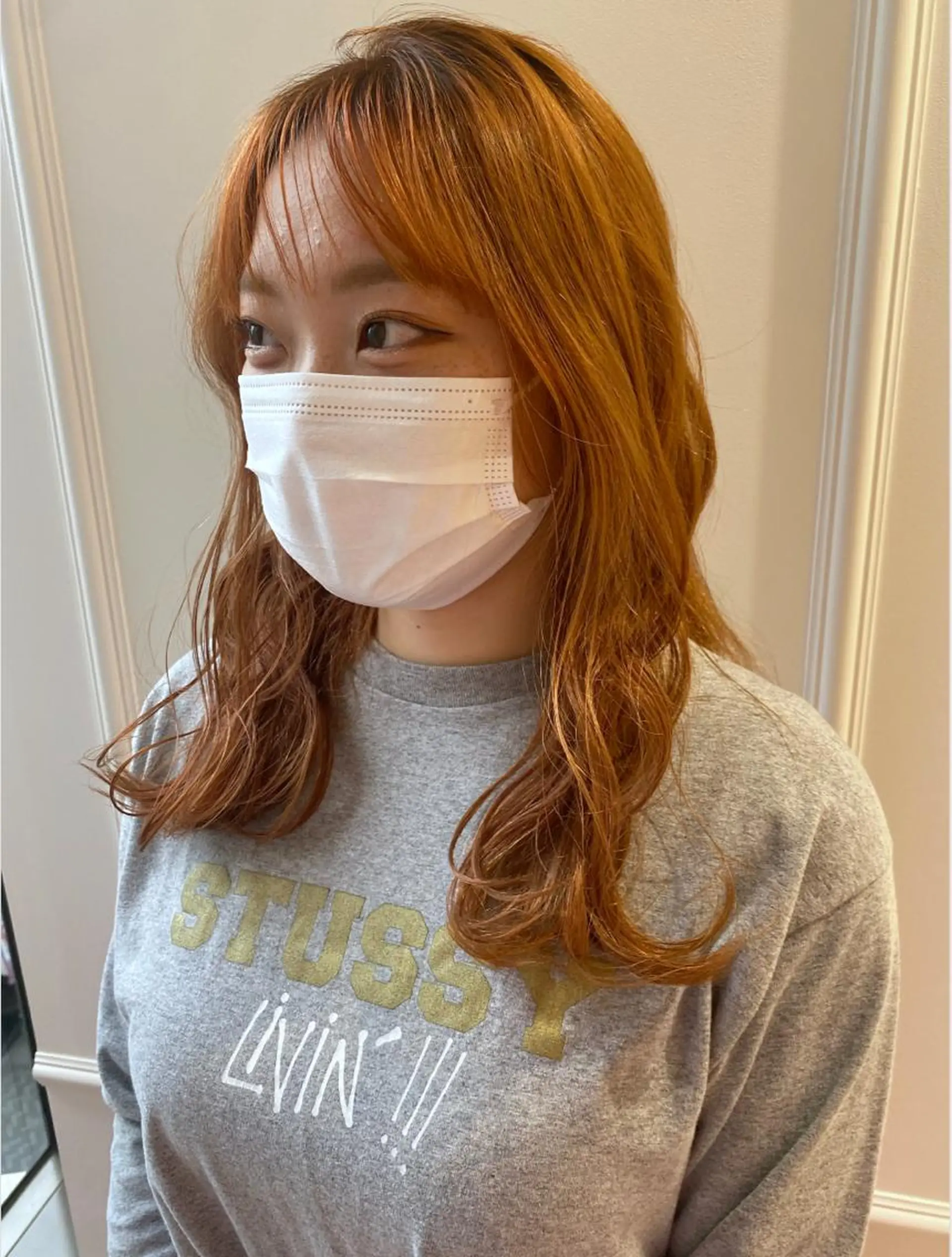 ロング カラー ブリーチ オレンジ ヘアカラー トリートメント ベージュ/インナー カラー🤍Rieのヘアスタイル