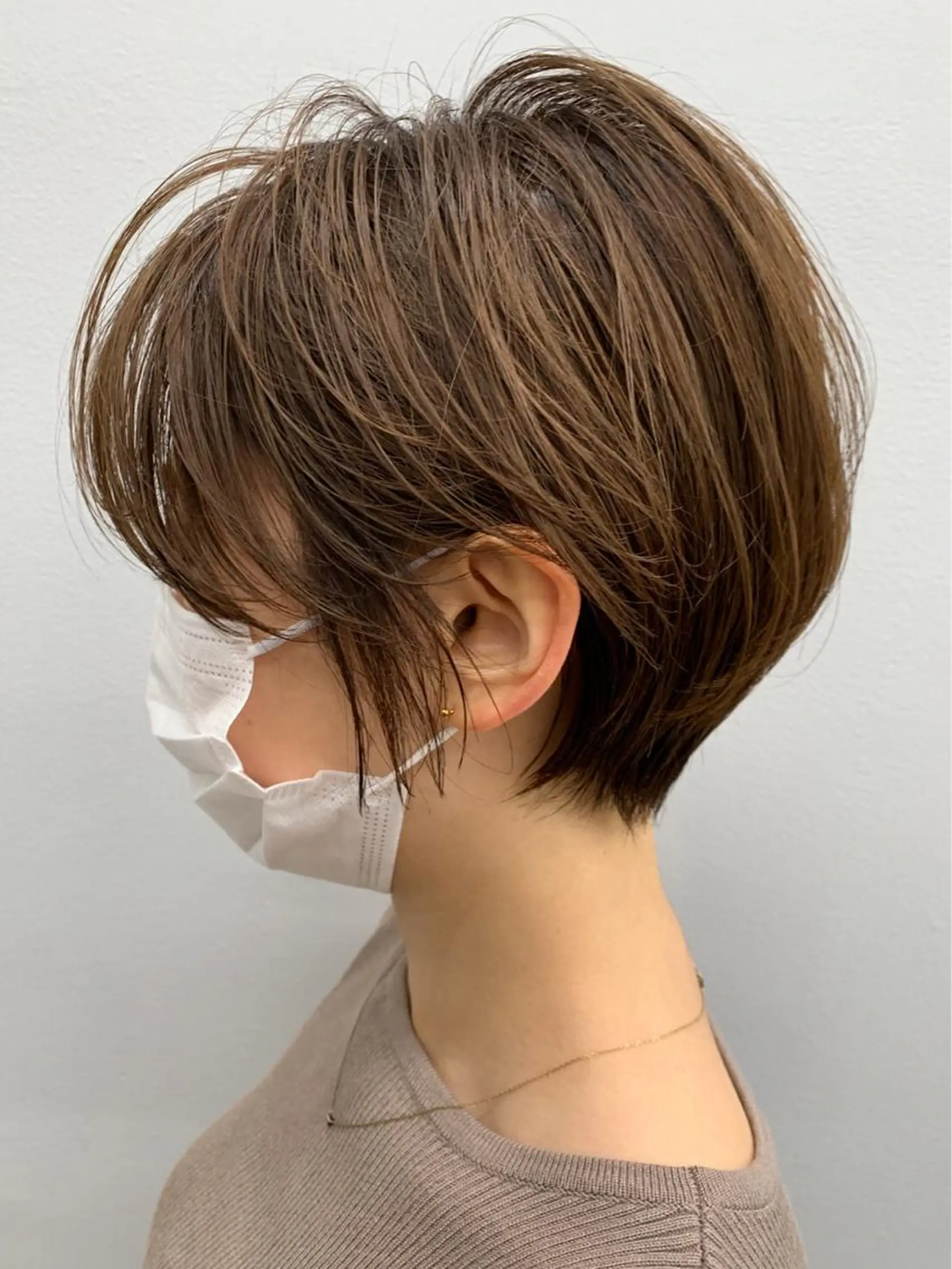 ショート ハイライト 髪質改善 ショートヘア 小顔カット レイヤーカット 早崎太生のヘアスタイル