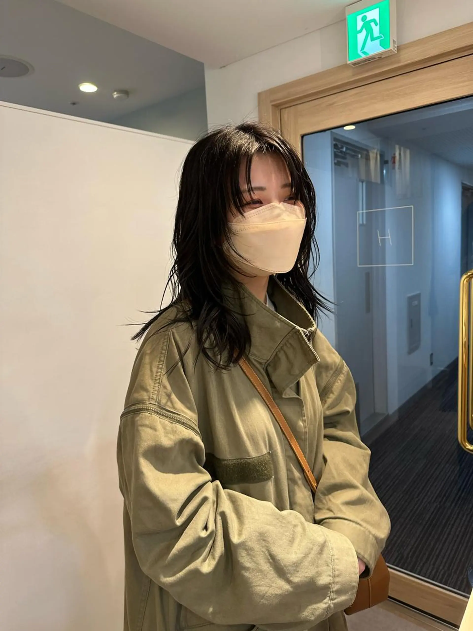 セミロング カラー 顔まわりレイヤー 顔周りカット レイヤーカット カット ヘアカラー 梅田／ベージュ レイヤー／ヌマタのヘアスタイル