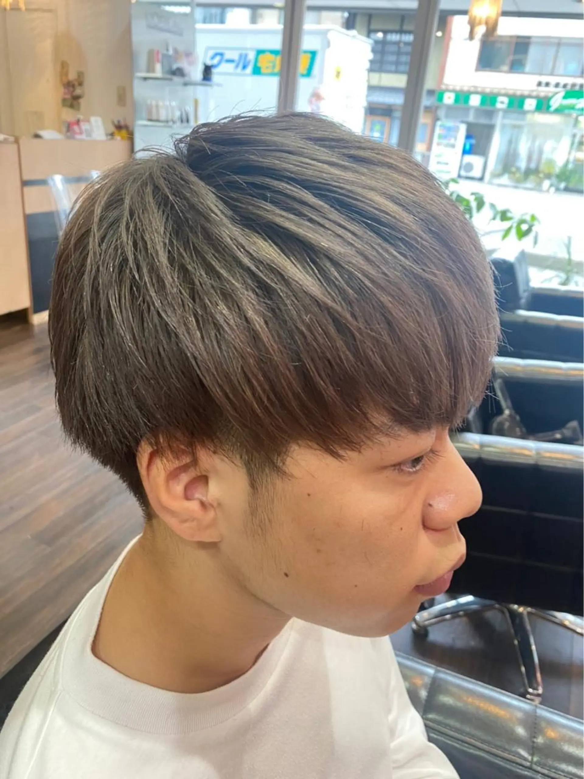 ショート カラー ベージュカラー ダブルカラー グレージュ カット ヘアカラー 西尾 太郎のヘアスタイル