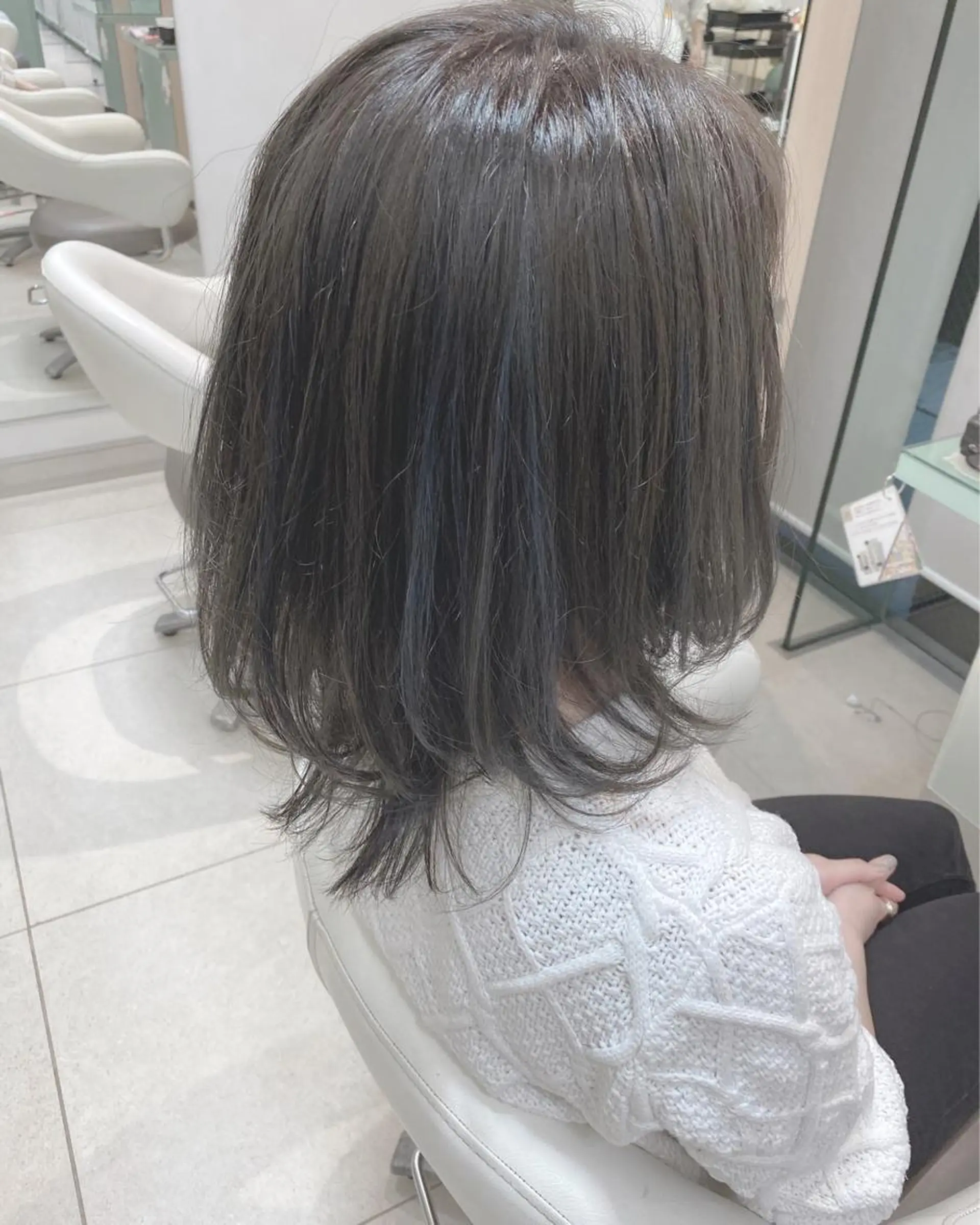 ミディアム カラー 宮澤 美幸のヘアスタイル