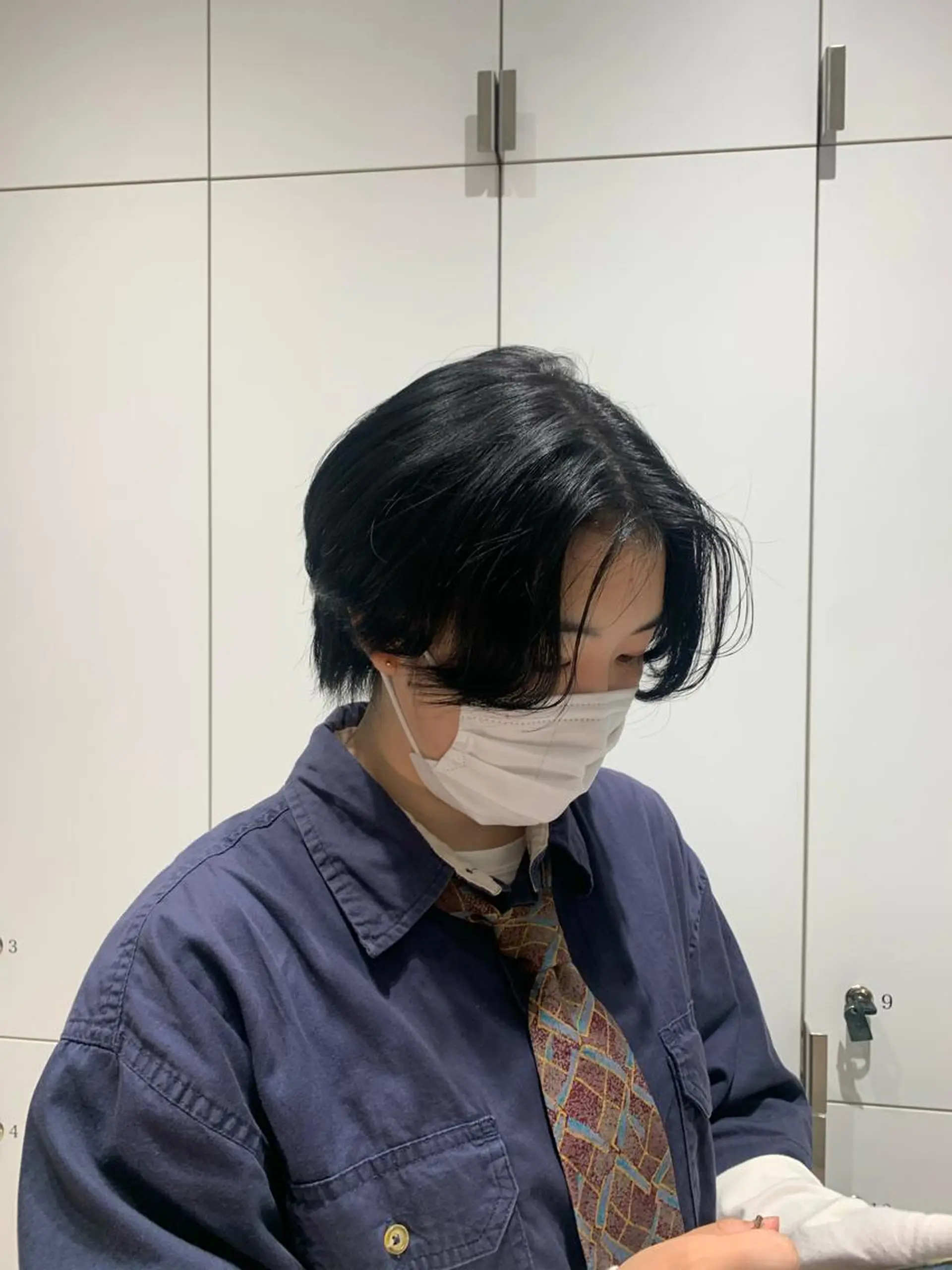 ショート カラー ヘアアレンジ 黒髪 ブルーカラー ブルーブラック MAYU/ハイトーン /レイヤーカットのヘアスタイル