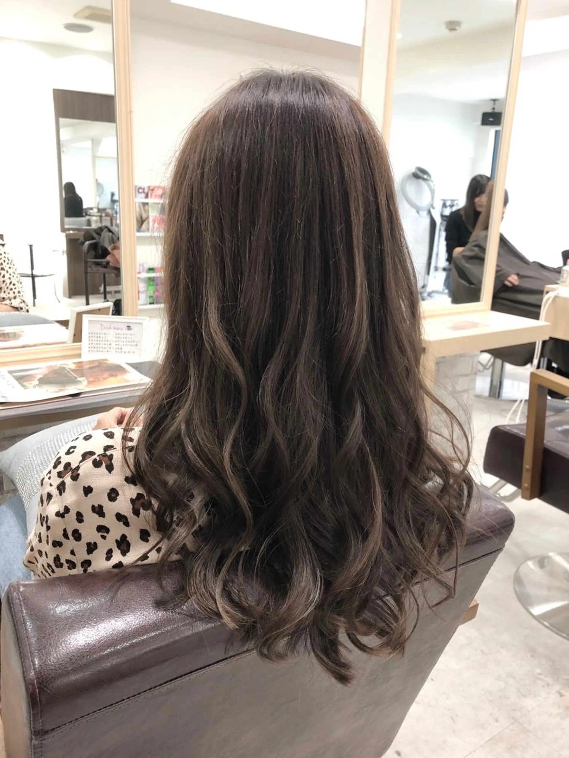 ロング カラー ベージュカラー Zina 難波所属・YUDA 湯田のヘアスタイル