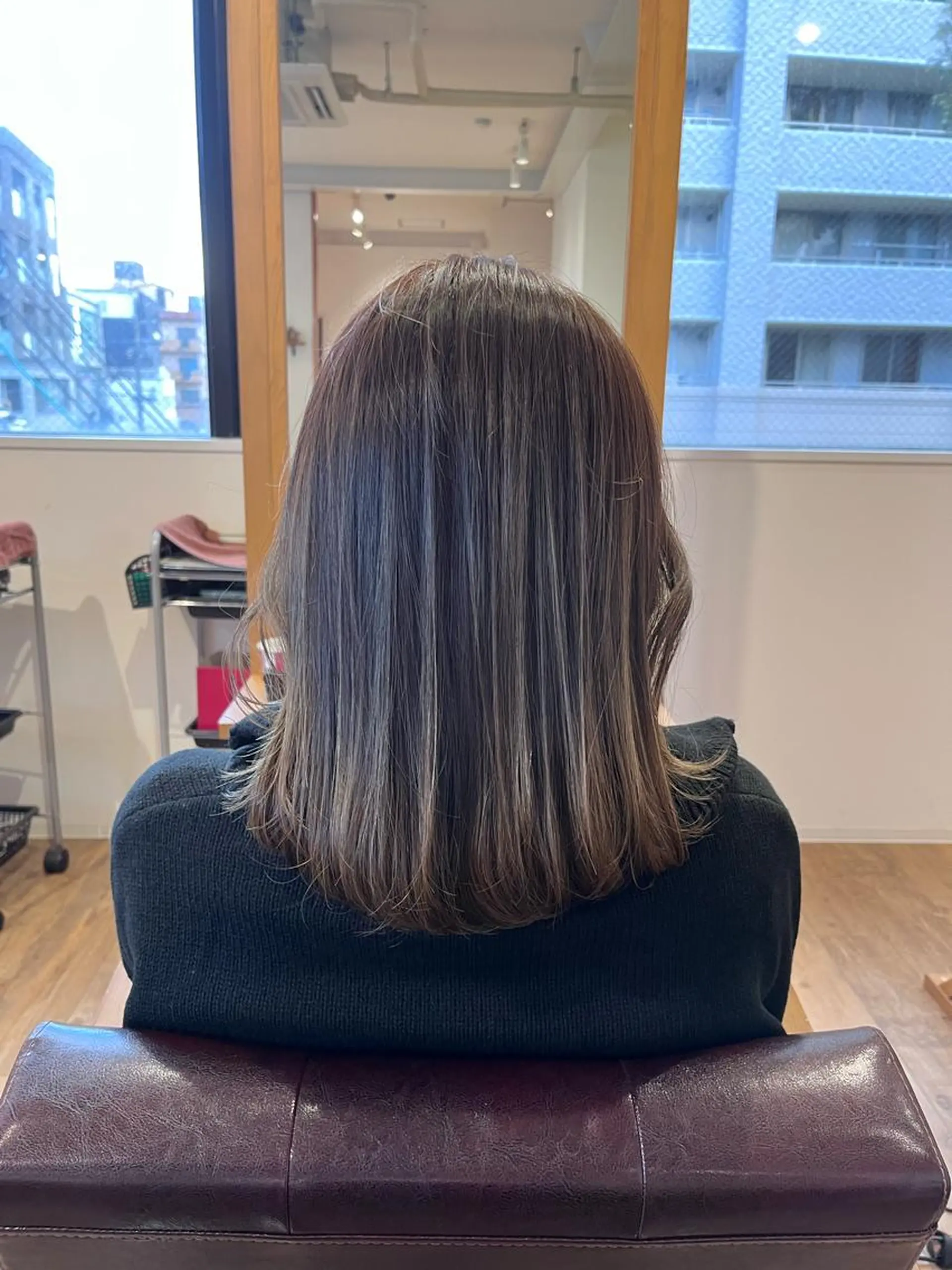 ミディアム カラー バレイヤージュ ベージュカラー ブリーチ 髪質改善 レイヤーカット KIZU 髪質改善 オカルト怪談のヘアスタイル